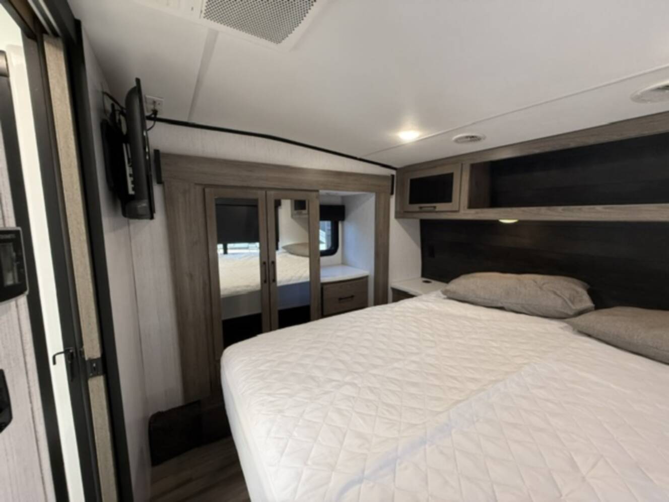 A photo of this 2022 Heartland Road Warrior RW 391