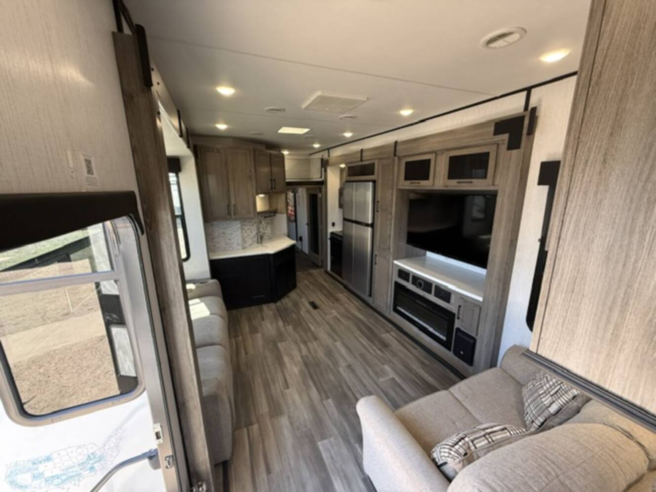A photo of this 2022 Heartland Road Warrior RW 391