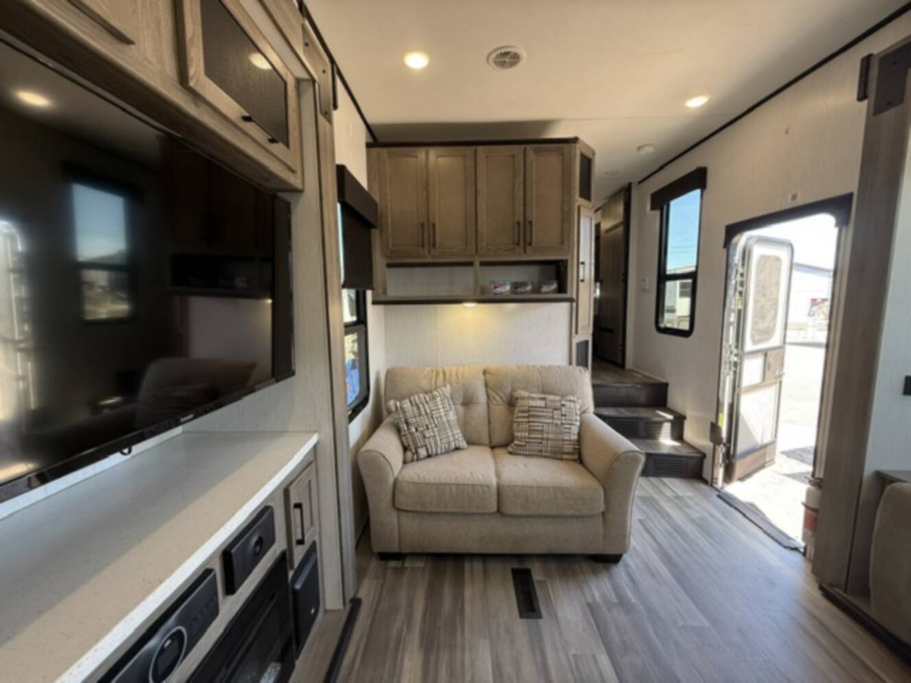A photo of this 2022 Heartland Road Warrior RW 391