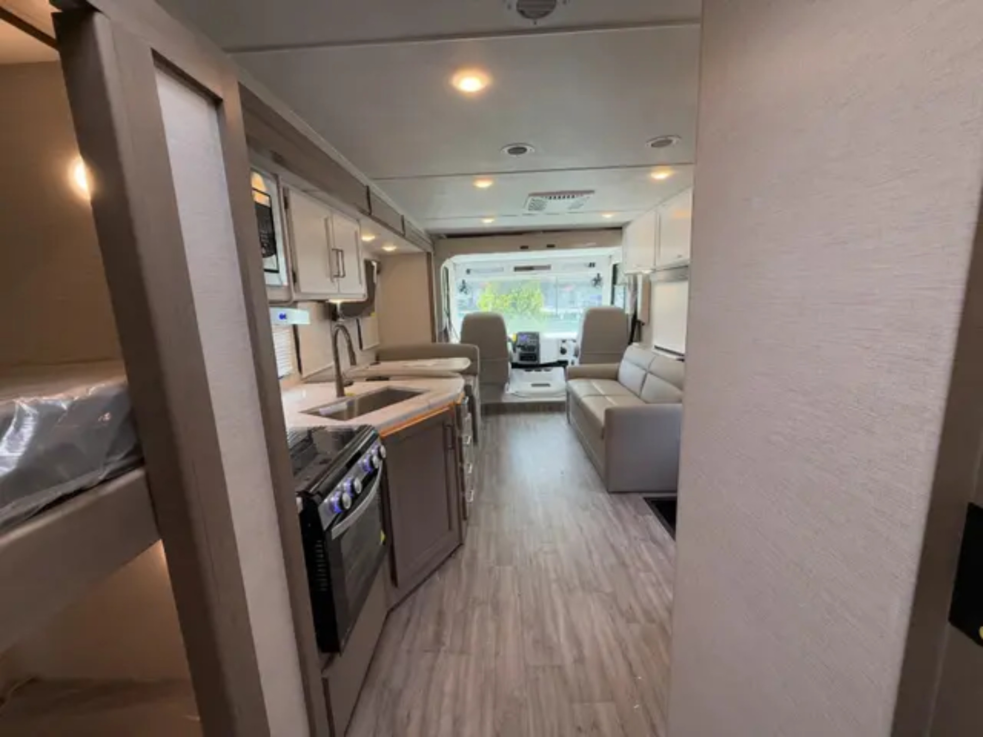 2026 Thor FREEDOM TRAVELER A32 in berkley MA