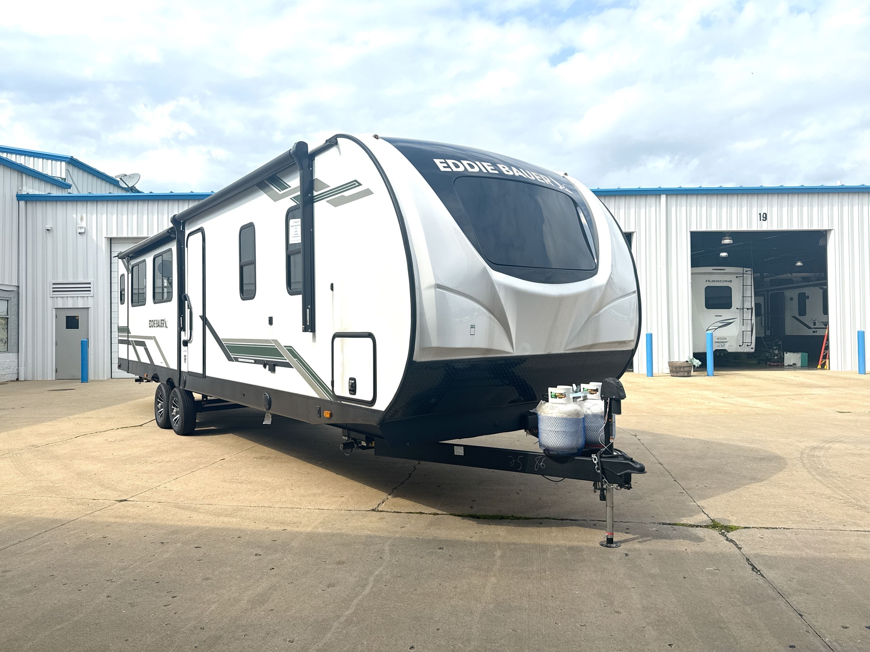 2025 Heartland EDDIE BAUER SIGNATURE 3311RL in wauconda IL