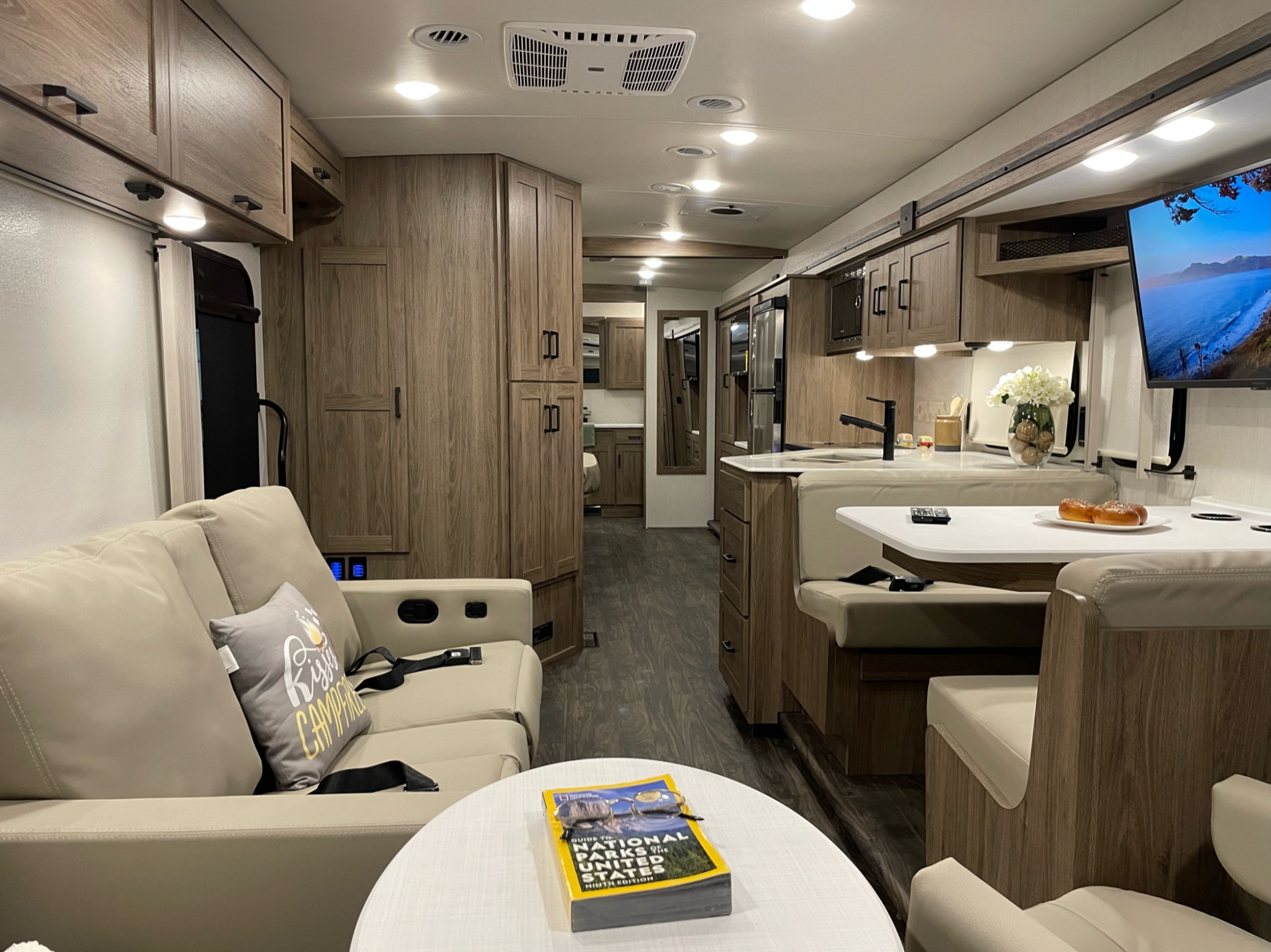 2025 Winnebago SUNSTAR 33K in jackson TN