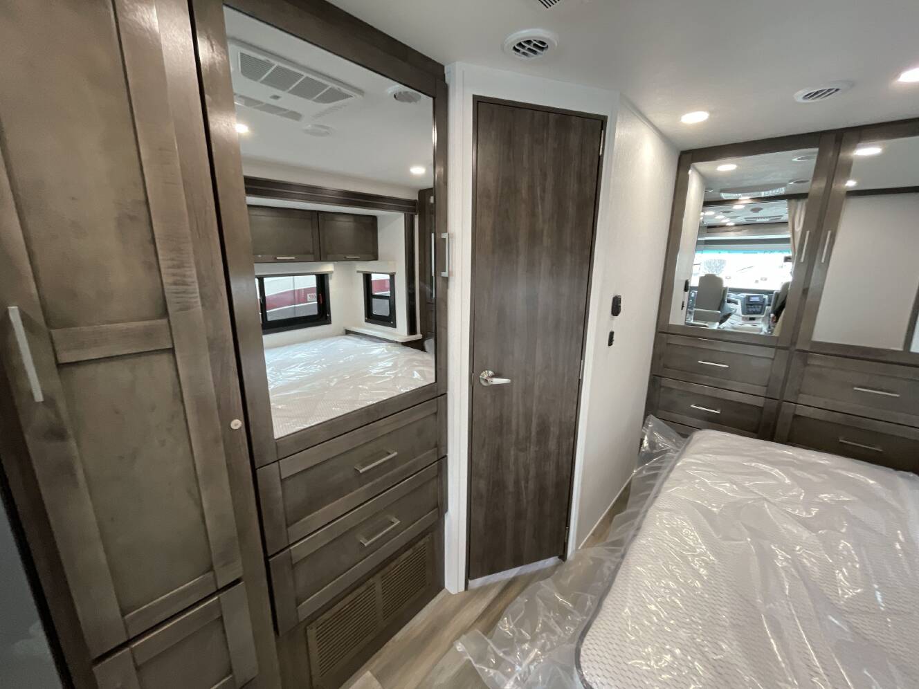 A photo of this 2026 Jayco ALANTE SE 27ASE