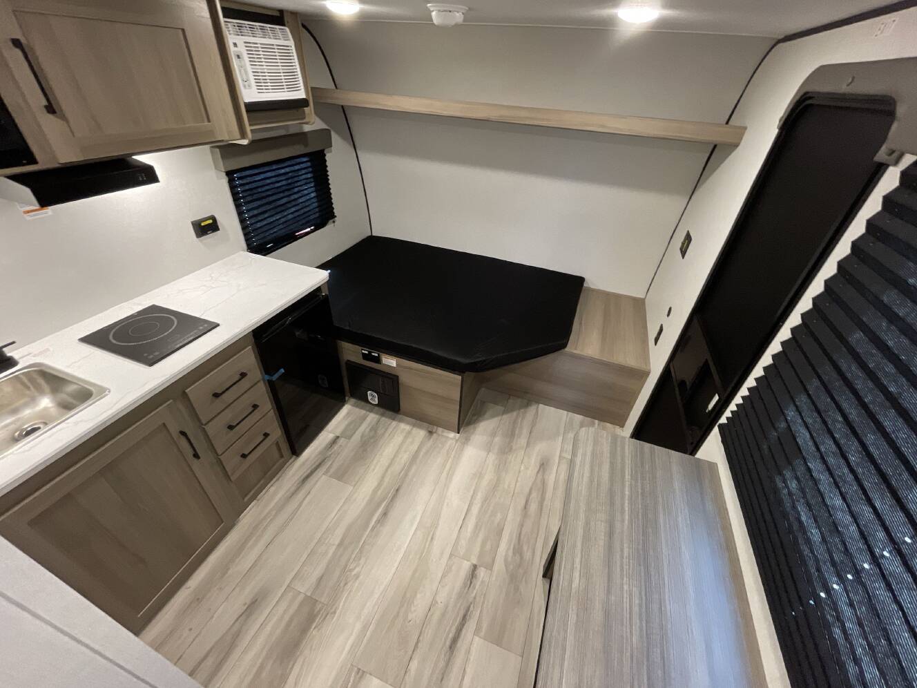 A photo of this 2027 Keystone COLEMAN 13R