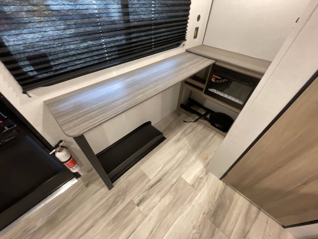 A photo of this 2027 Keystone COLEMAN 13R