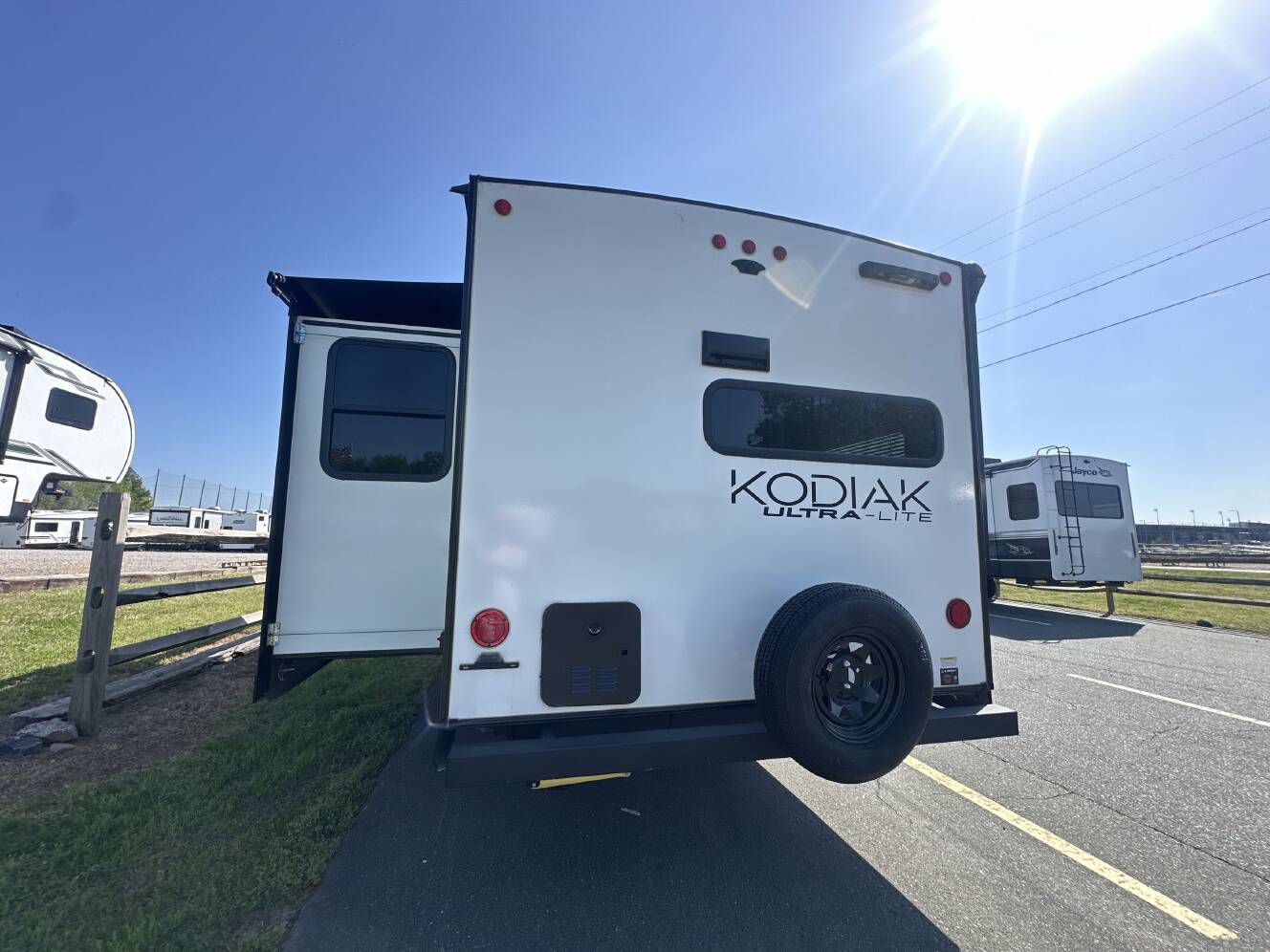 A photo of this 2025 Dutchmen KODIAK 257RKSL