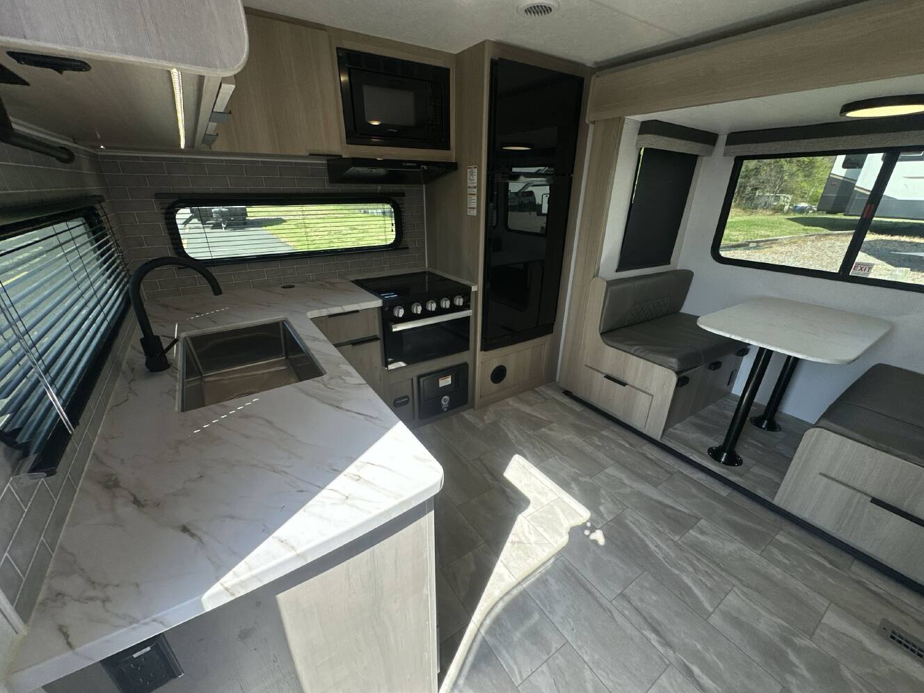 A photo of this 2025 Dutchmen KODIAK 257RKSL