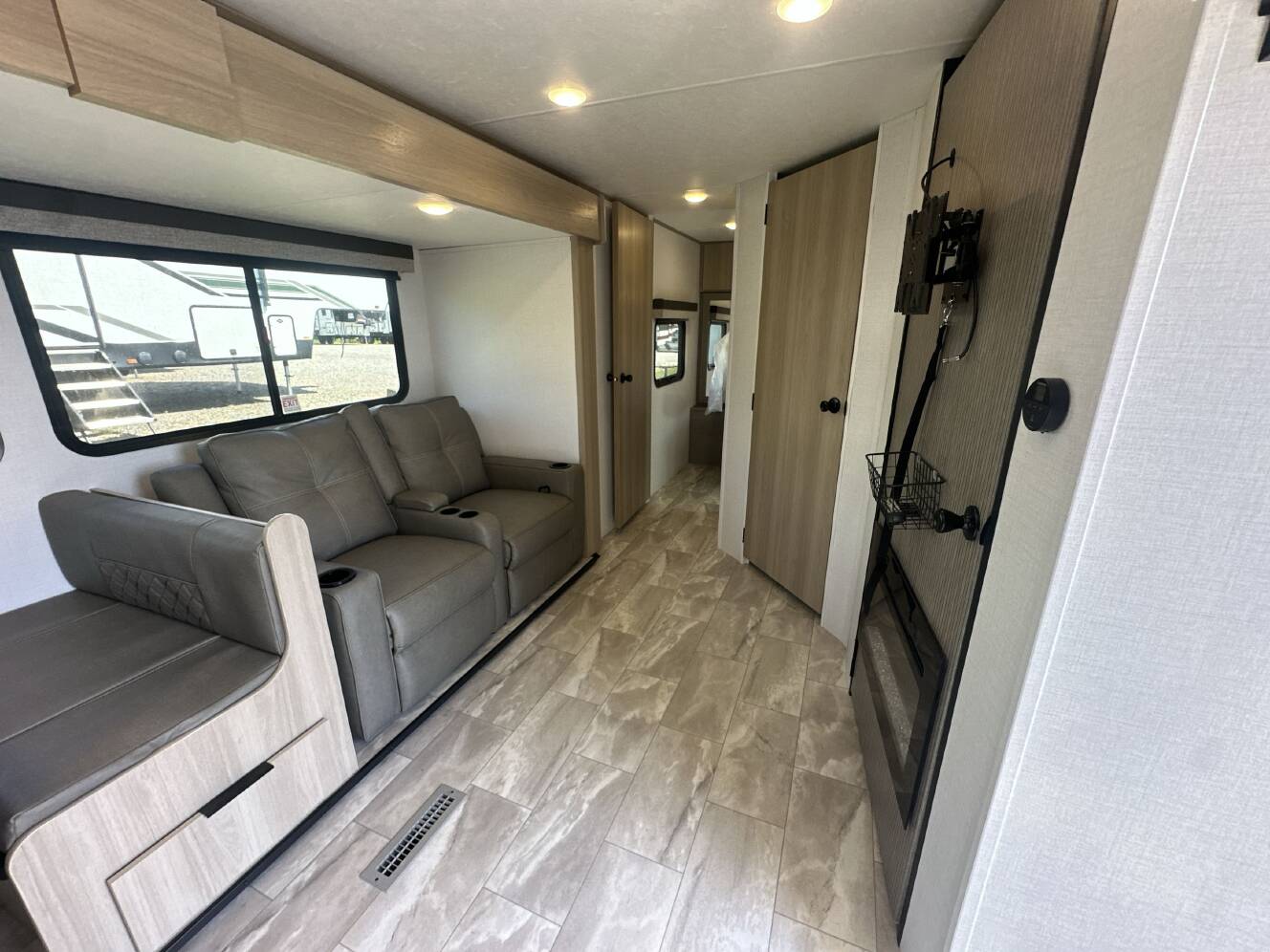 A photo of this 2025 Dutchmen KODIAK 257RKSL