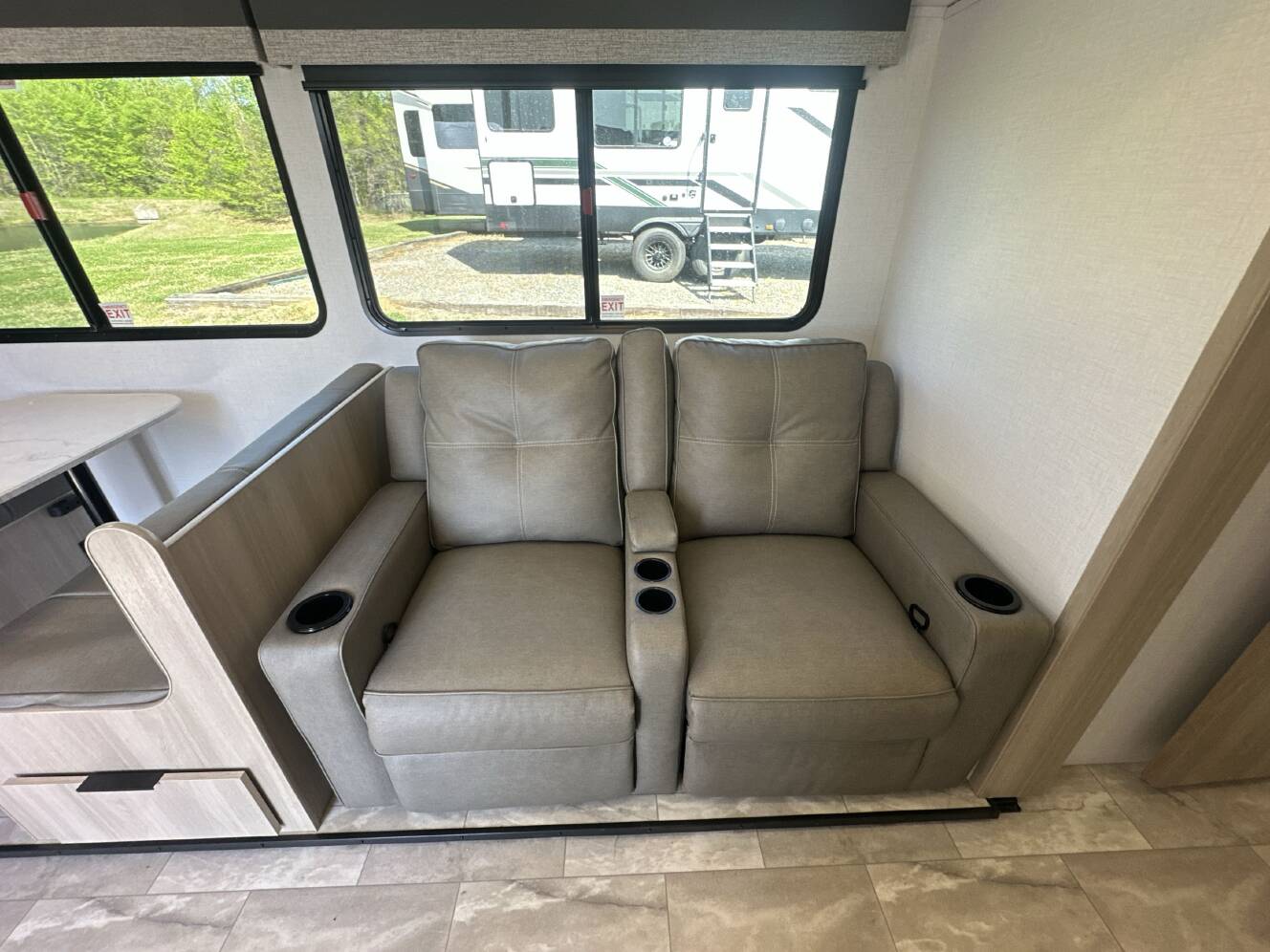 A photo of this 2025 Dutchmen KODIAK 257RKSL