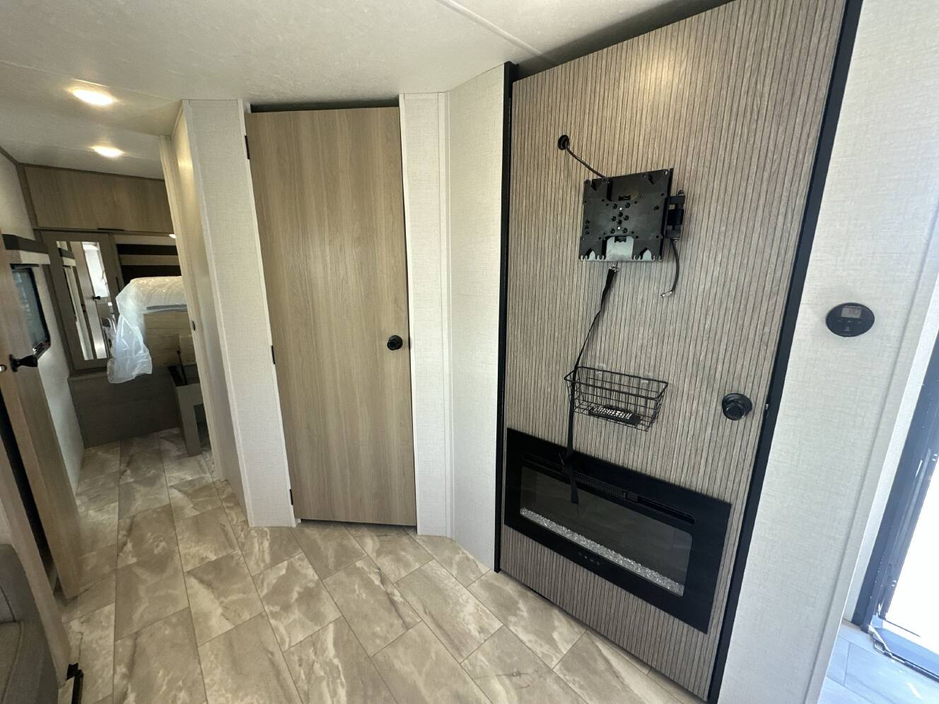 A photo of this 2025 Dutchmen KODIAK 257RKSL
