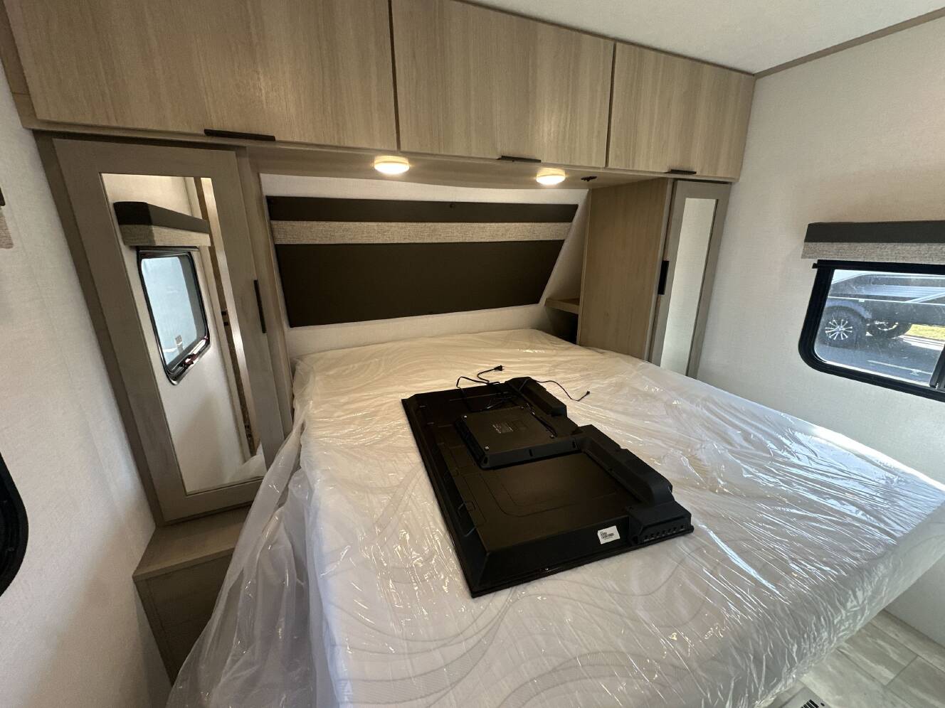A photo of this 2025 Dutchmen KODIAK 257RKSL