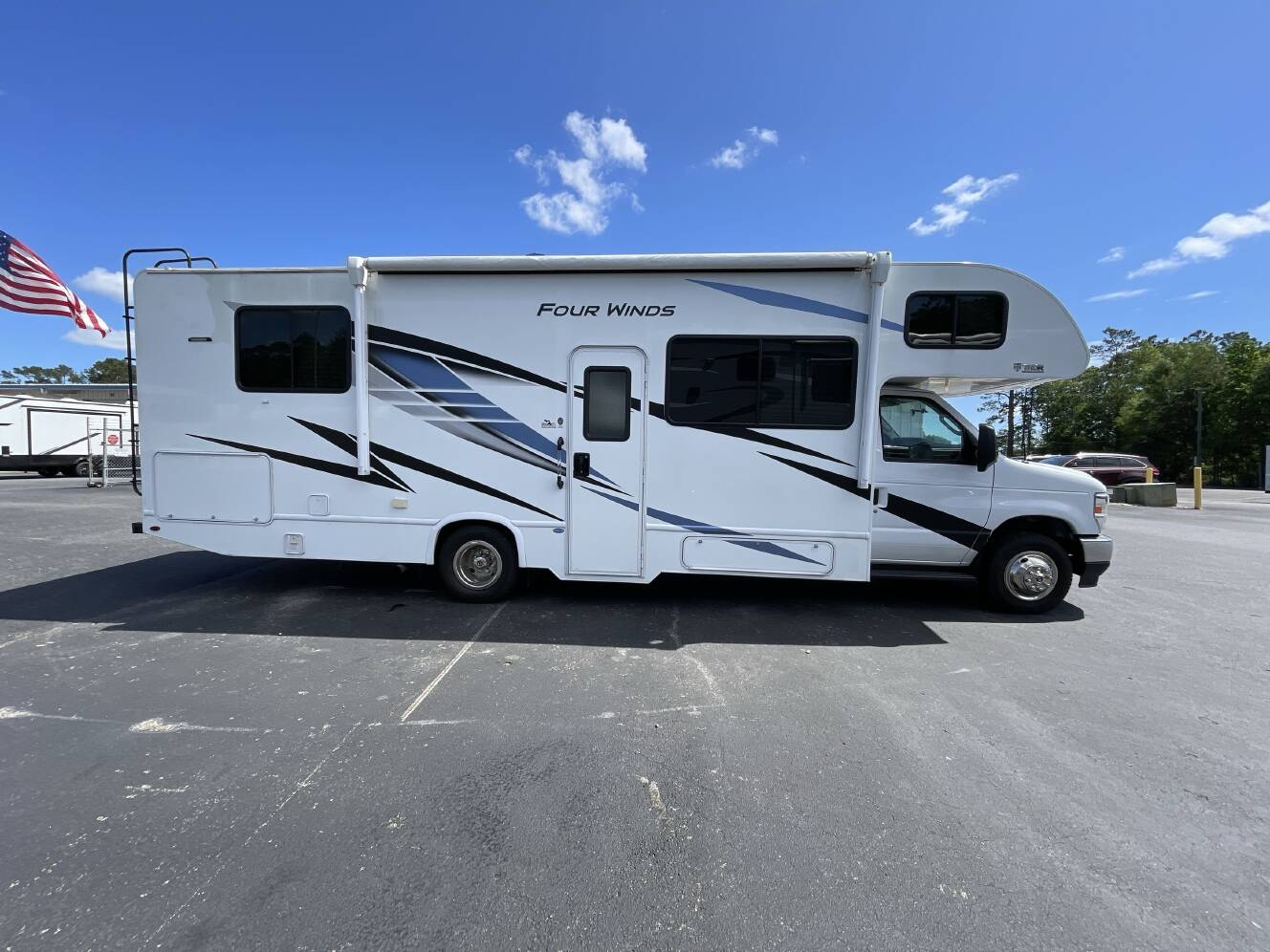 A photo of this 2024 Thor FOUR WINDS 28A