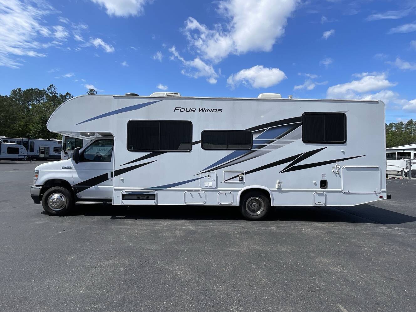 A photo of this 2024 Thor FOUR WINDS 28A