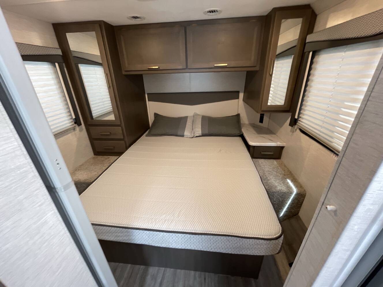 A photo of this 2024 Thor FOUR WINDS 28A