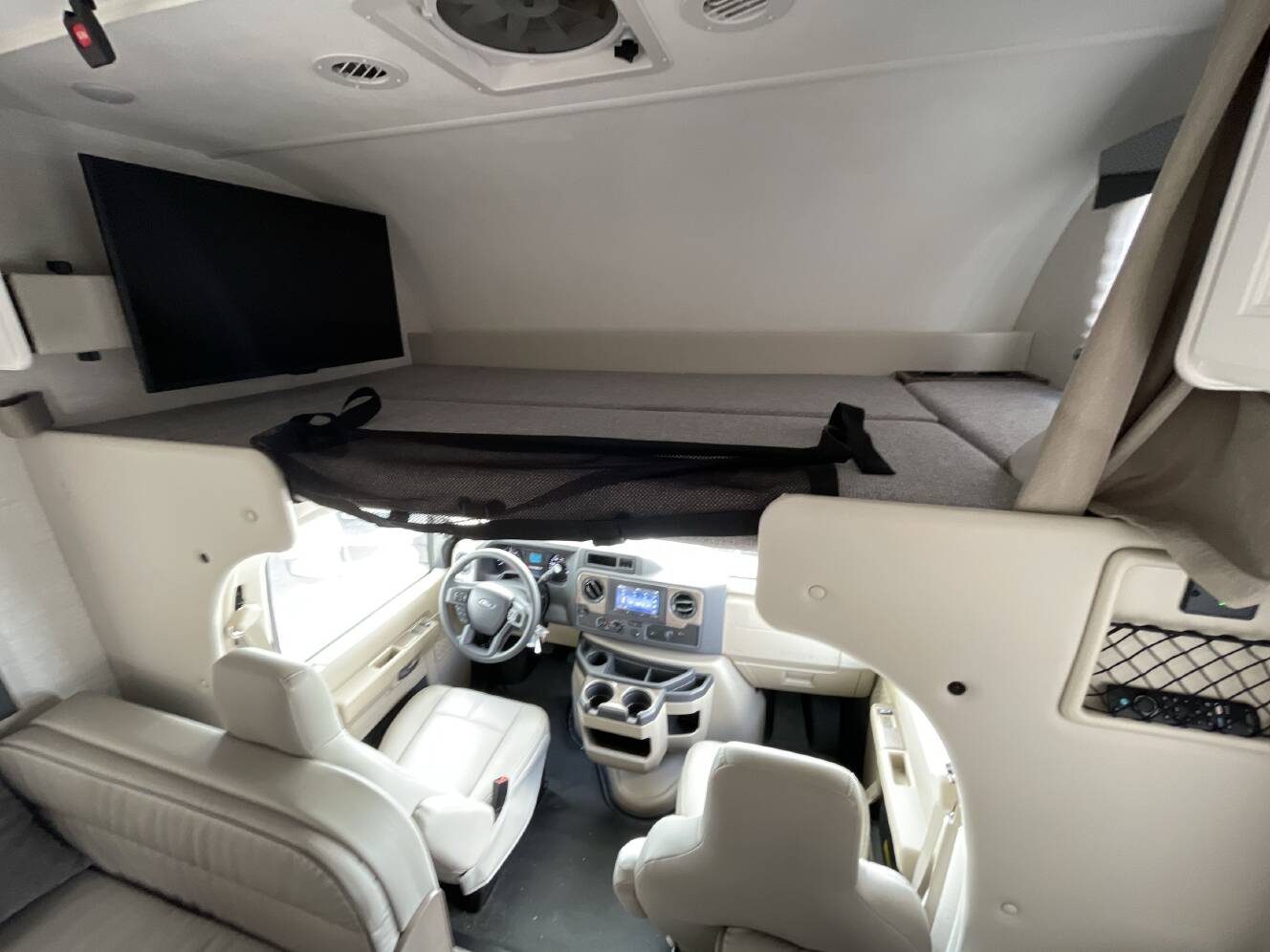 A photo of this 2024 Thor FOUR WINDS 28A