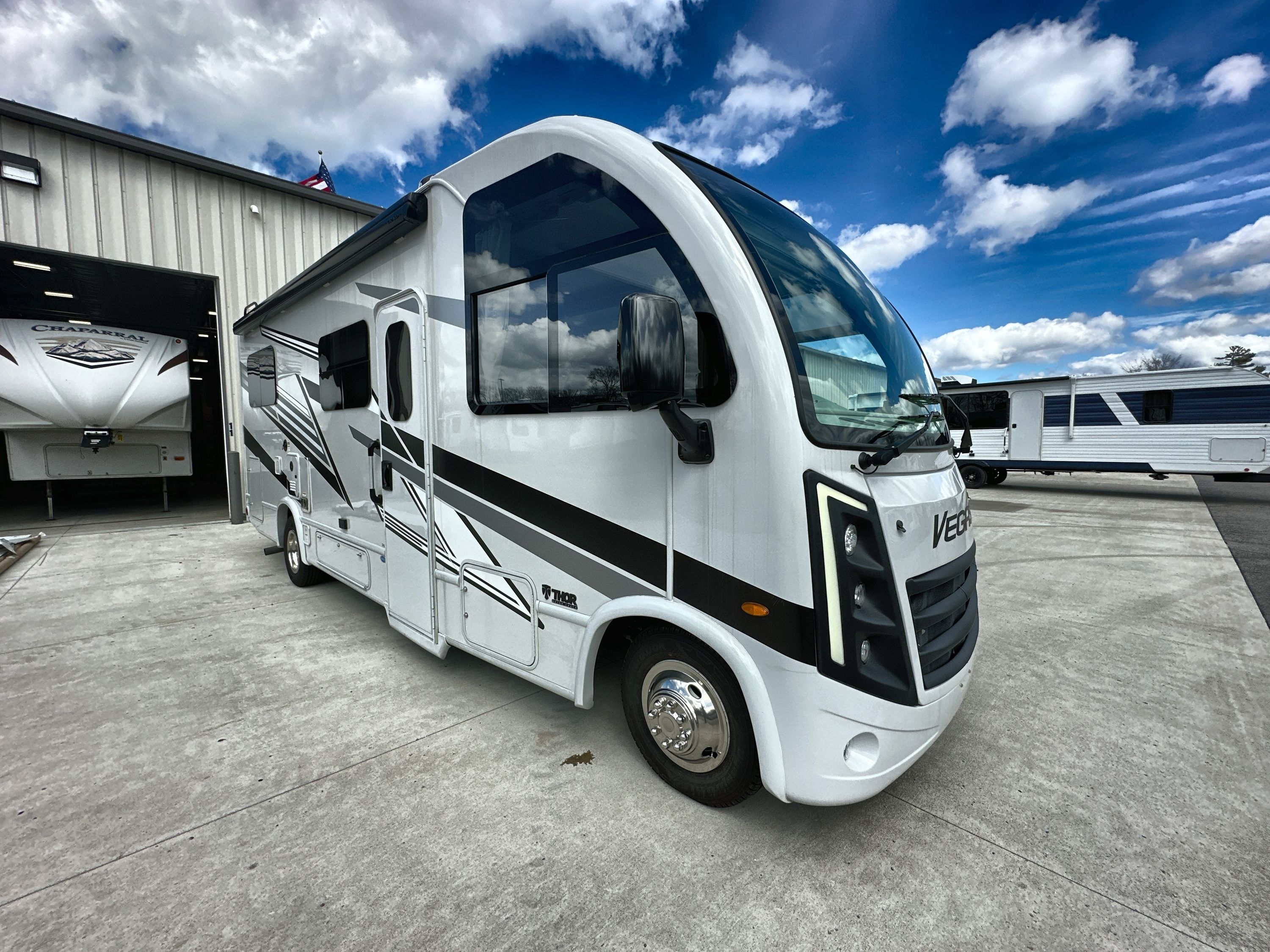 2025 Thor VEGAS 24.1 in houghton lake MI