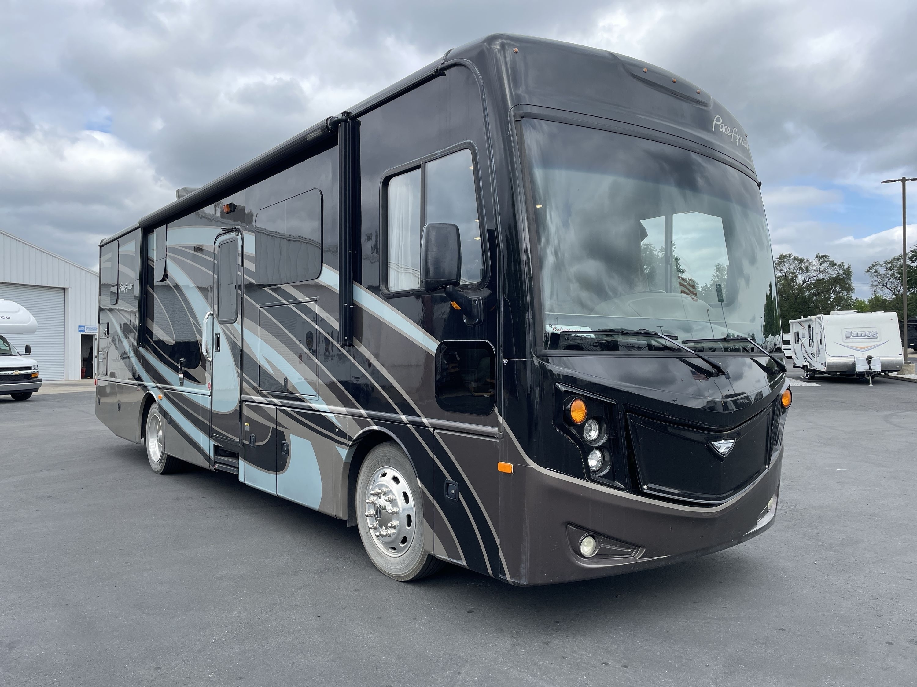 2019 Fleetwood PACE ARROW 33D in anderson CA
