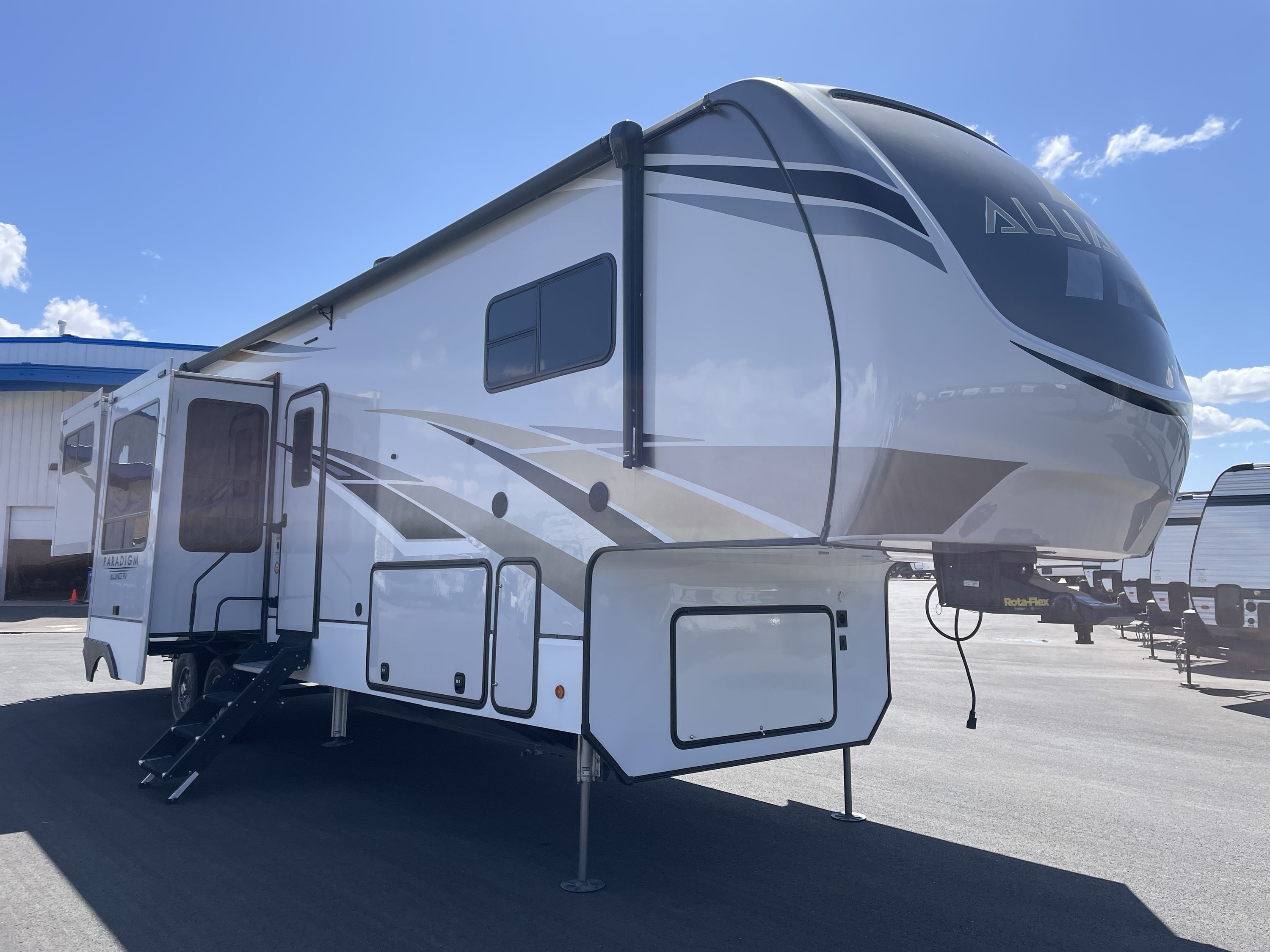 2021 Alliance PARADIGM 365RD RV
