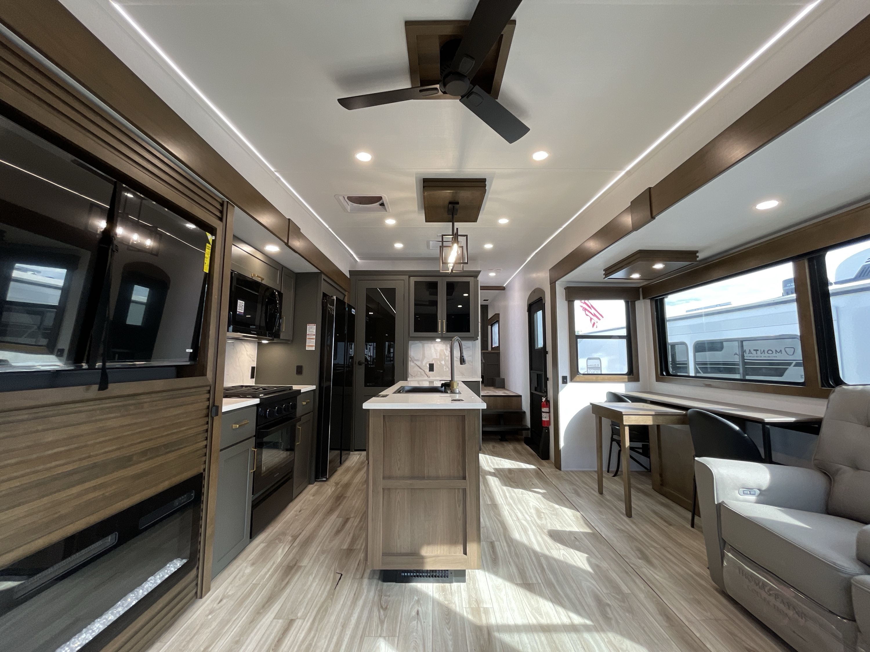 2026 Keystone MONTANA HIGH COUNTRY 290RL in chichester NH