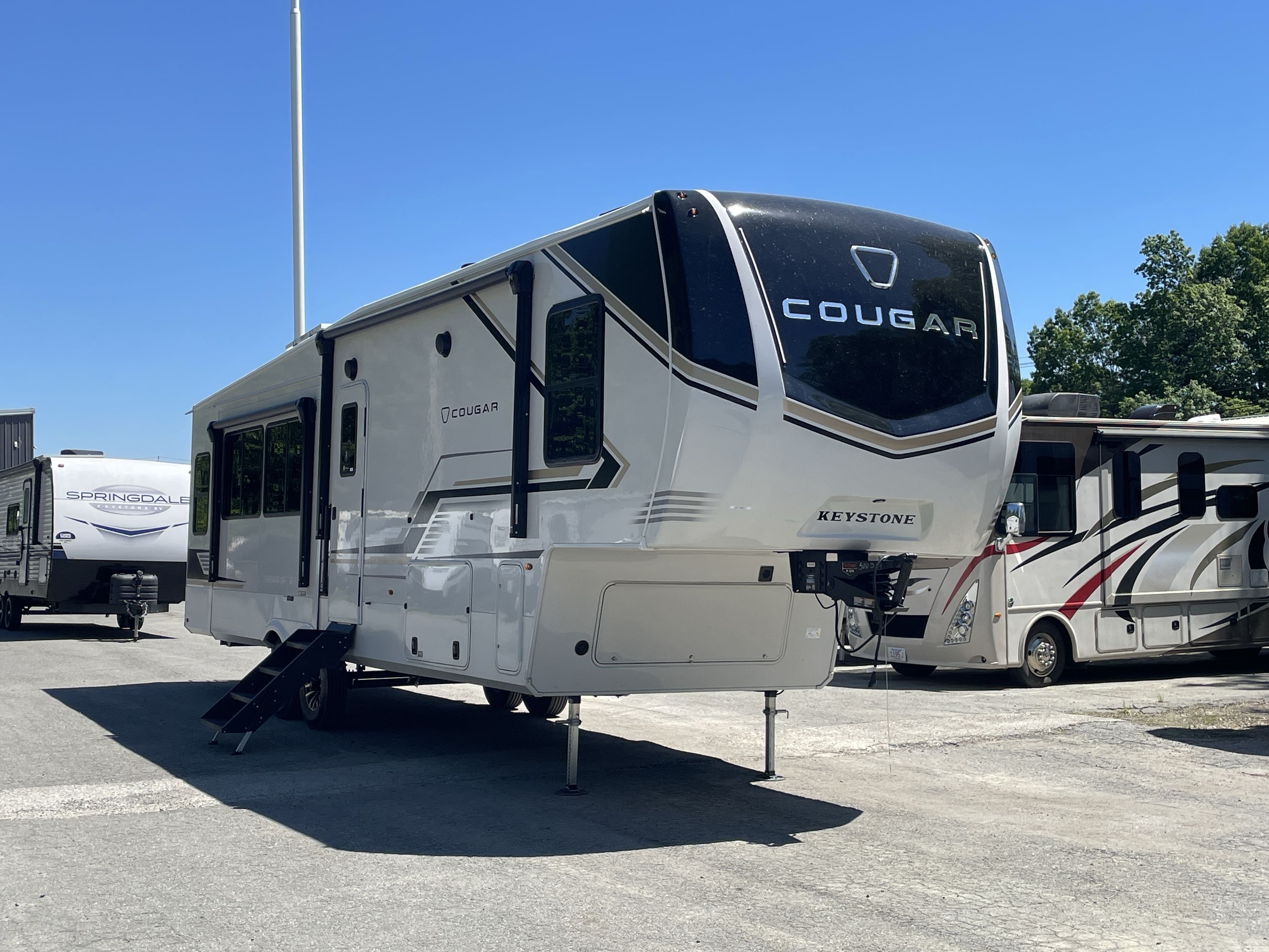 2027 Keystone COUGAR 316RLS in west boylston MA