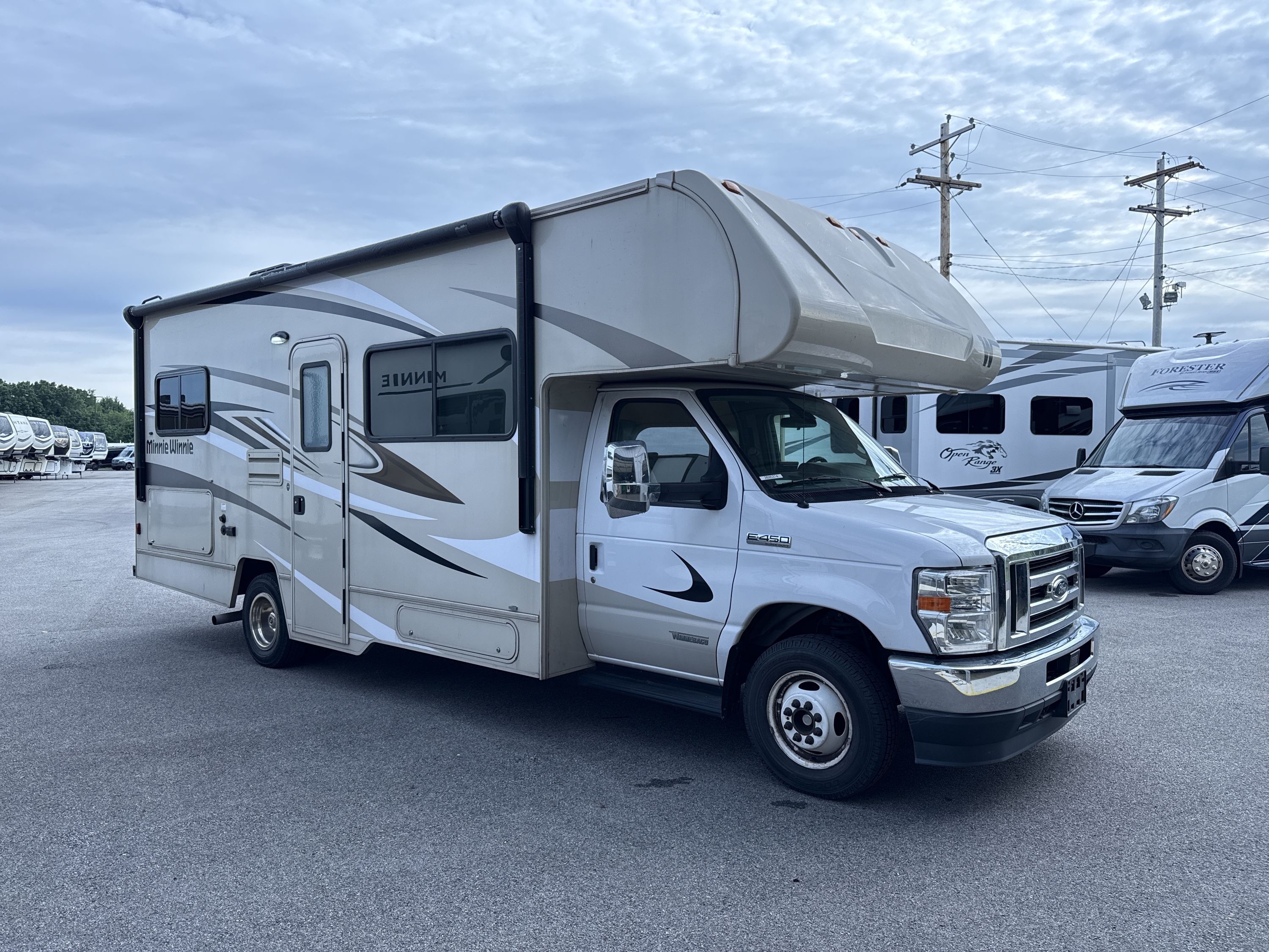 2022 Winnebago MINNIE WINNIE 25B in elkhart IN
