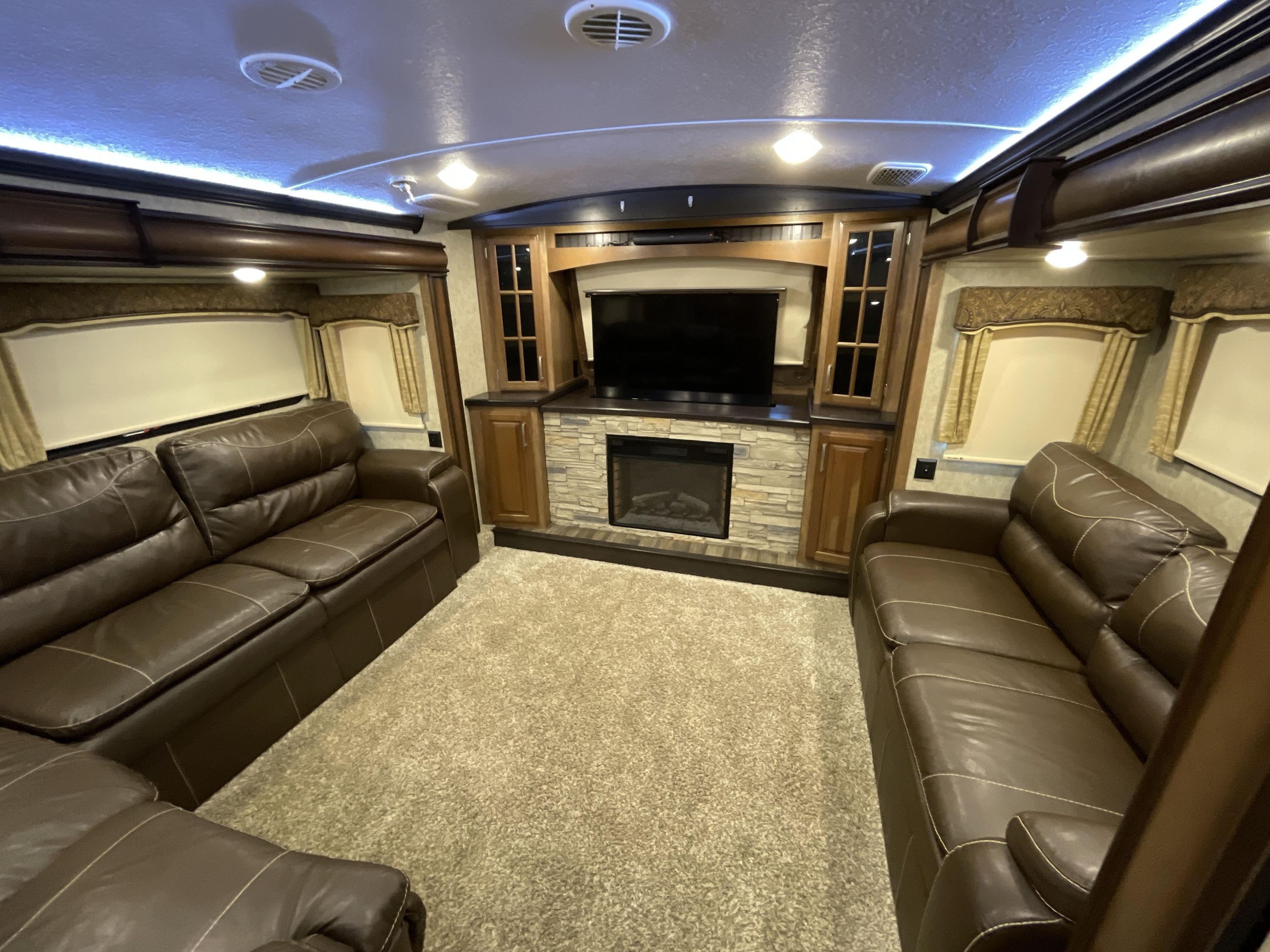 2017 Keystone MONTANA 3711FL in london KY