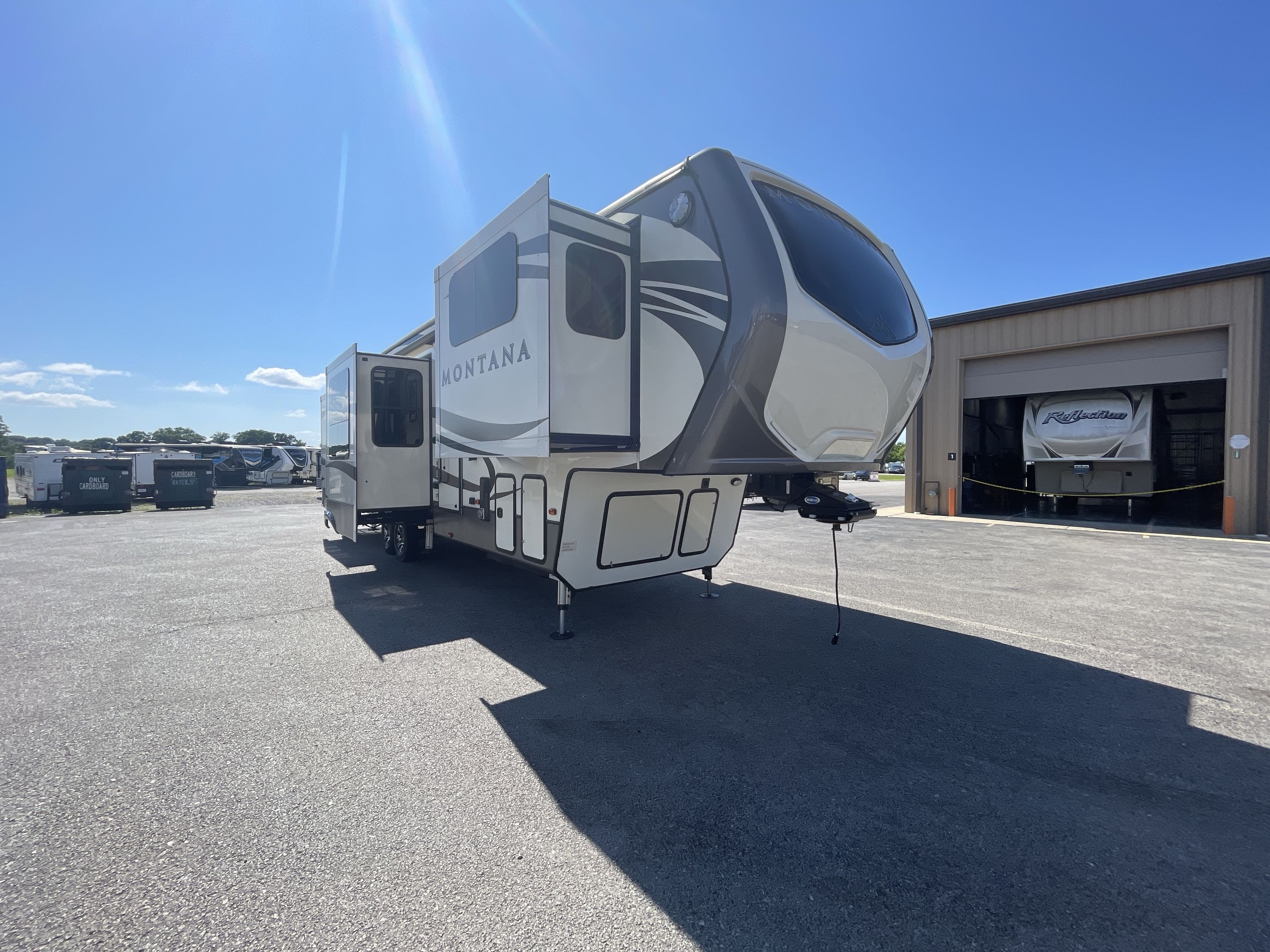 2017 Keystone MONTANA 3711FL in london KY