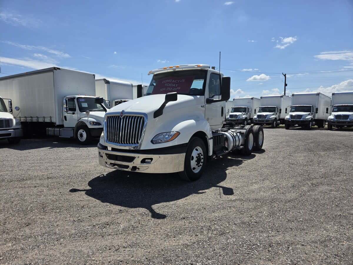 2020 INTERNATIONAL LT625 DAYCAB T/A in Saint Rose, LA