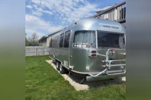 2009 Airstream INTERNATIONAL SIGNATURE 25FB in red wing MN
