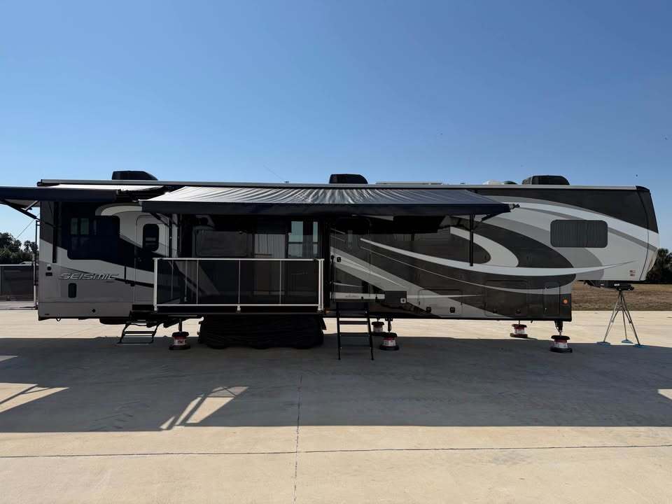 2020 Jayco SEISMIC 4113 in melbourne FL