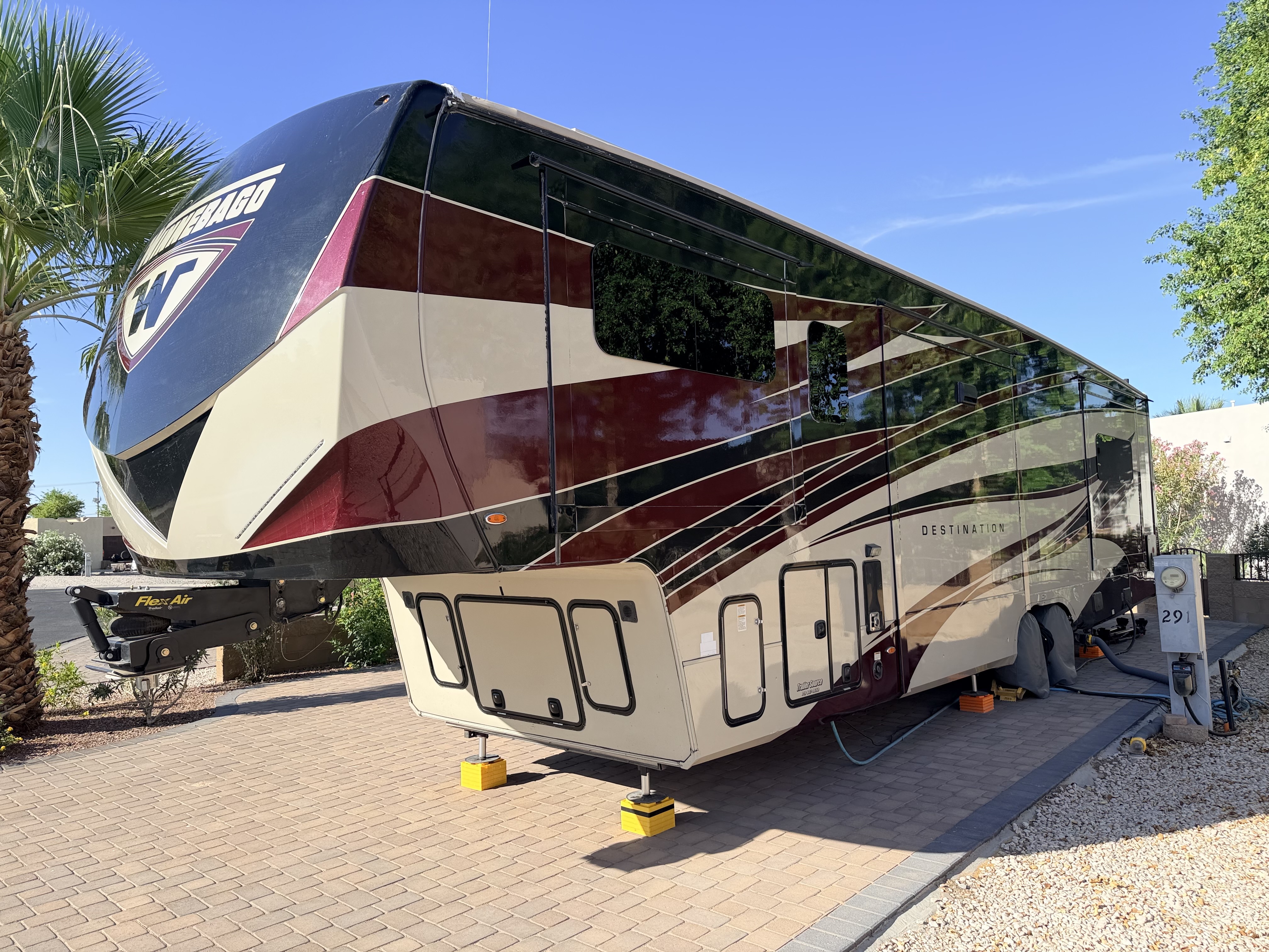 2016 Winnebago DESTINATION 37FL in yuma AZ