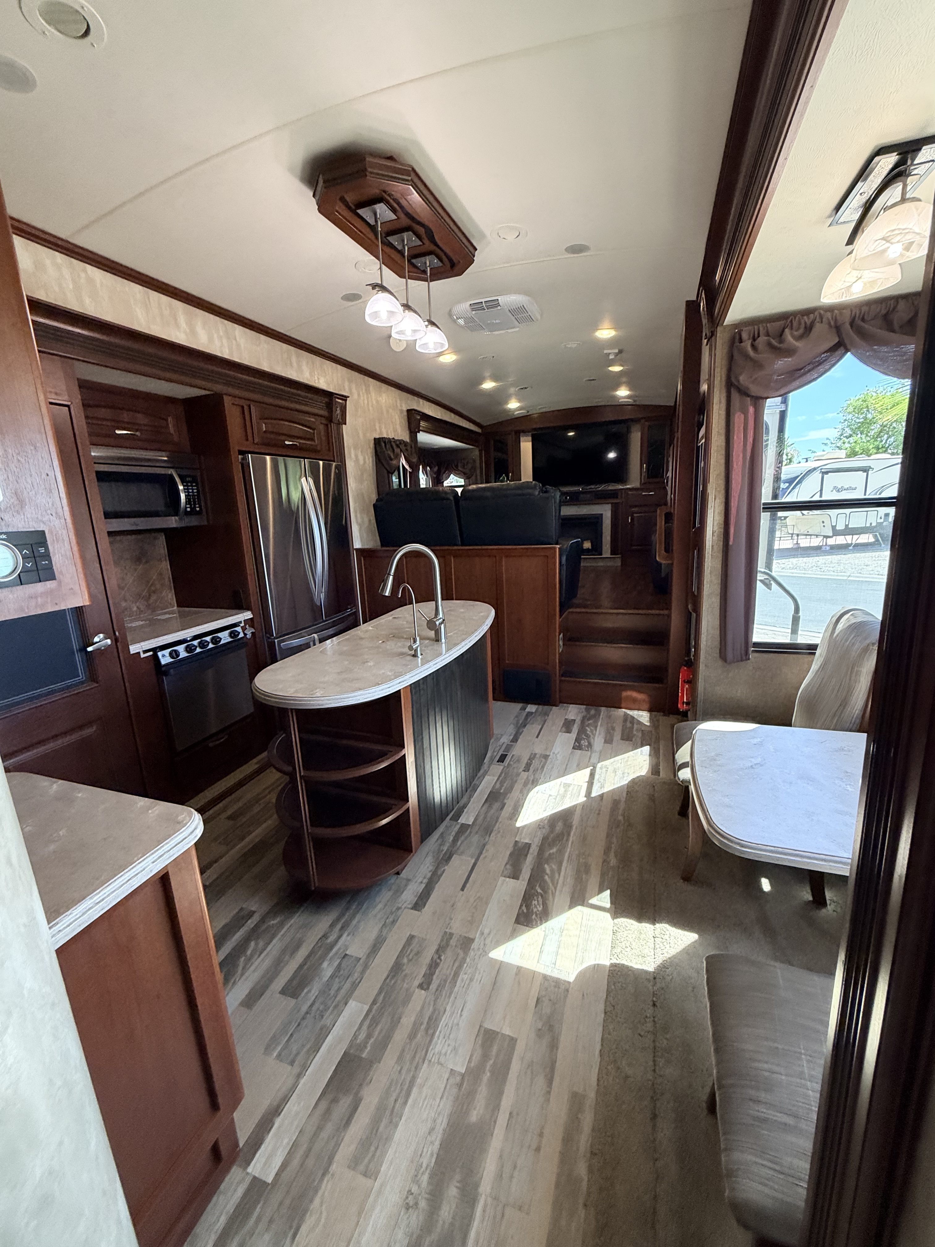 2016 Winnebago DESTINATION 37FL in yuma AZ