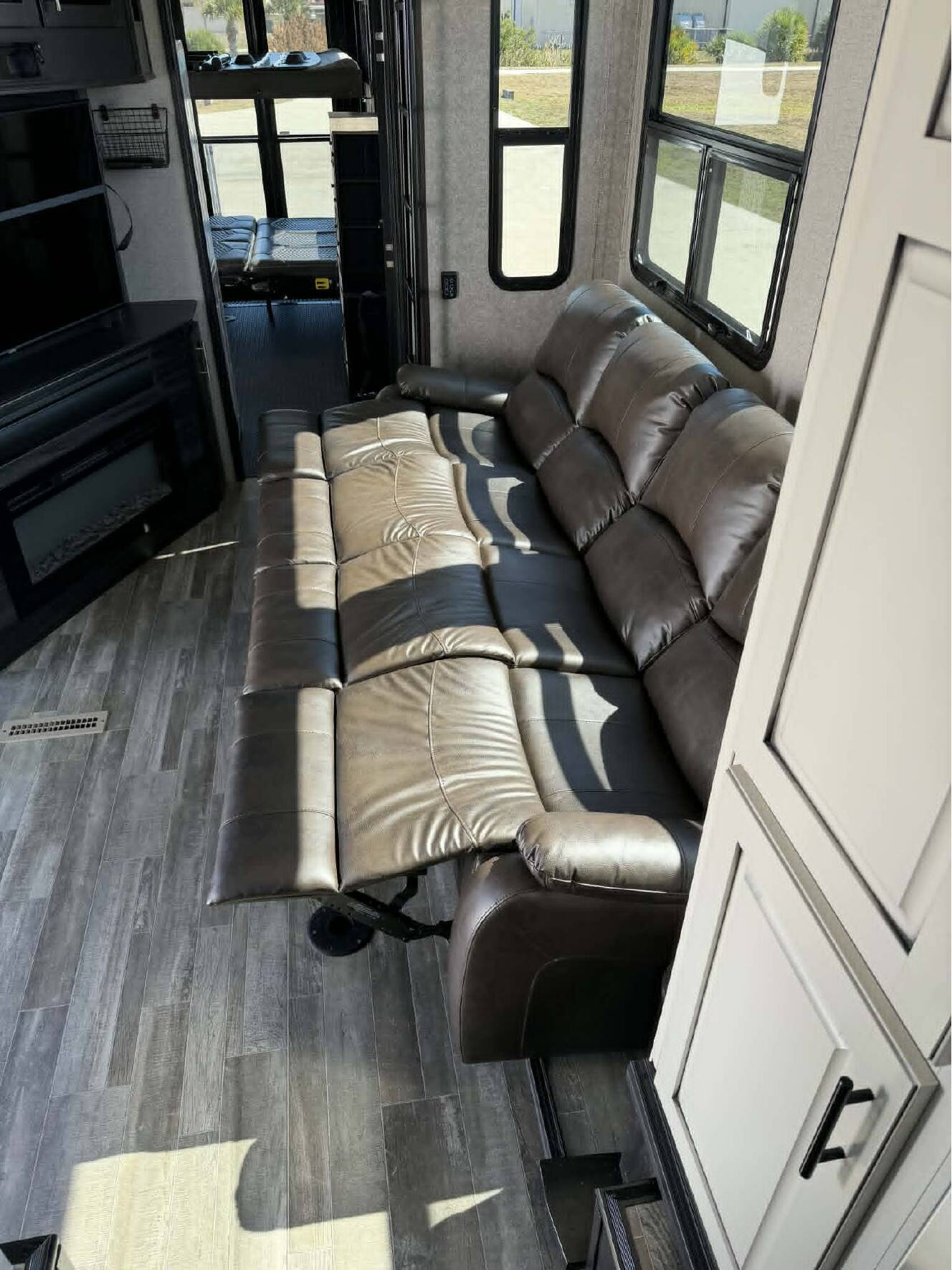 A photo of this 2020 Jayco SEISMIC 4113