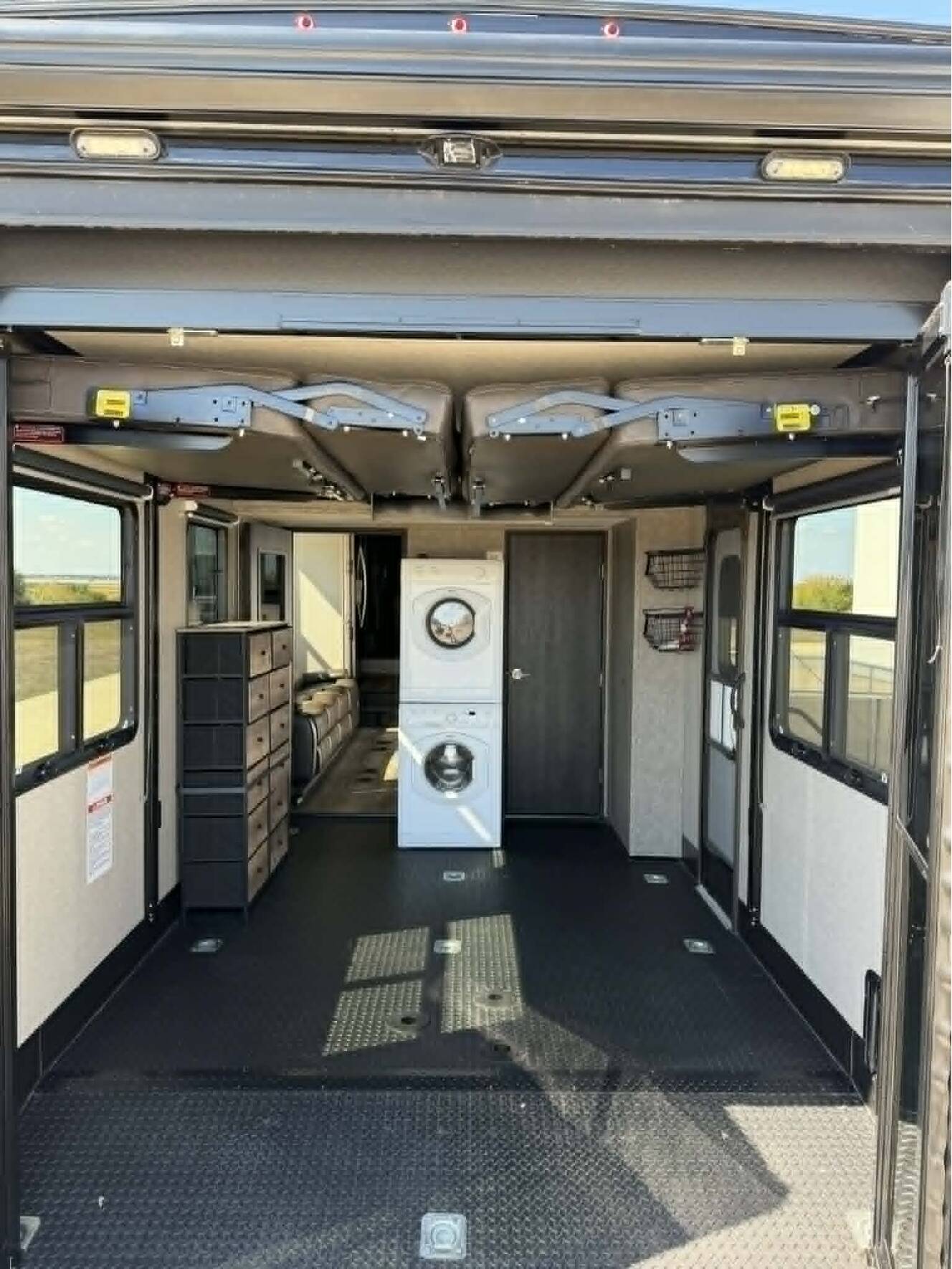 A photo of this 2020 Jayco SEISMIC 4113