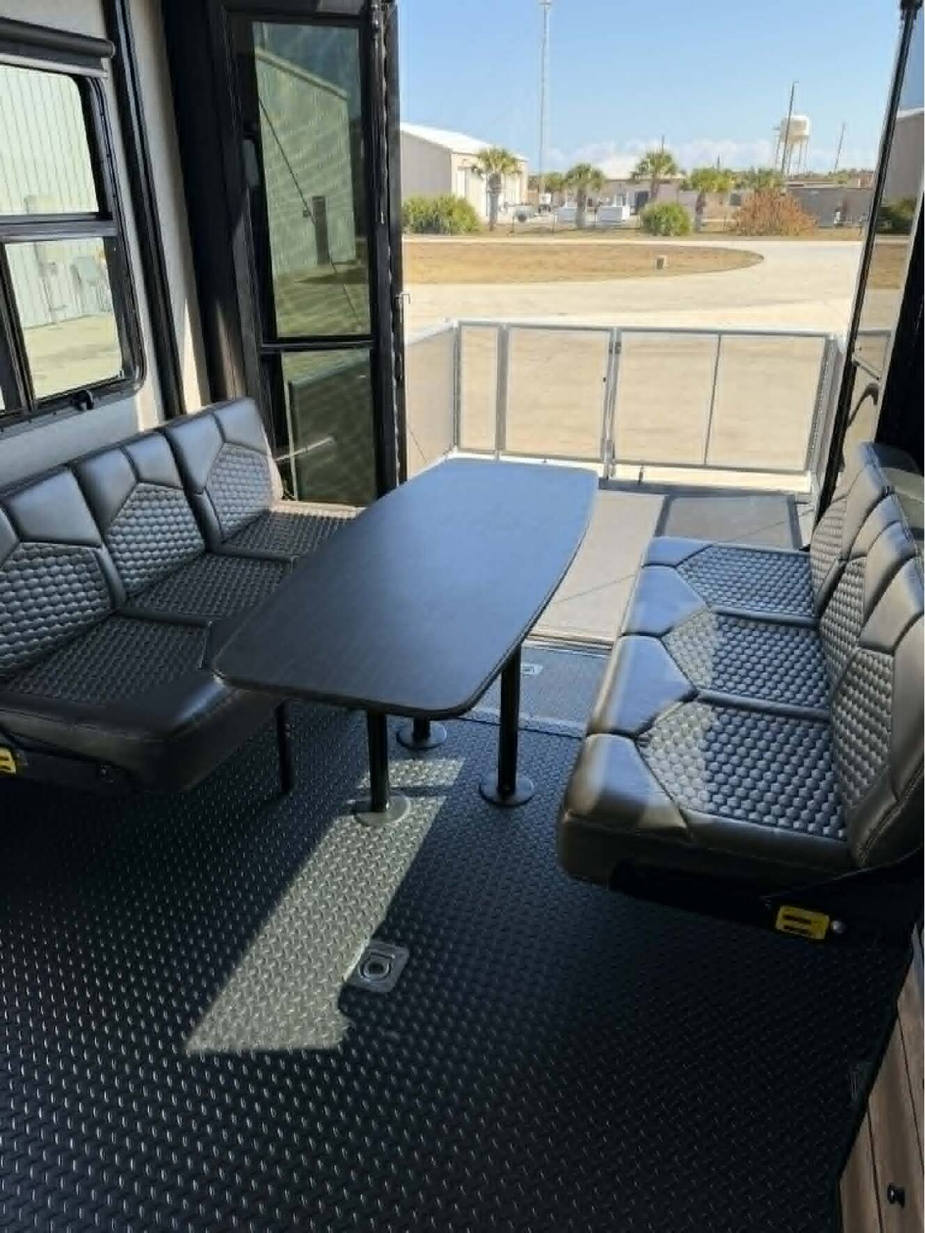 A photo of this 2020 Jayco SEISMIC 4113
