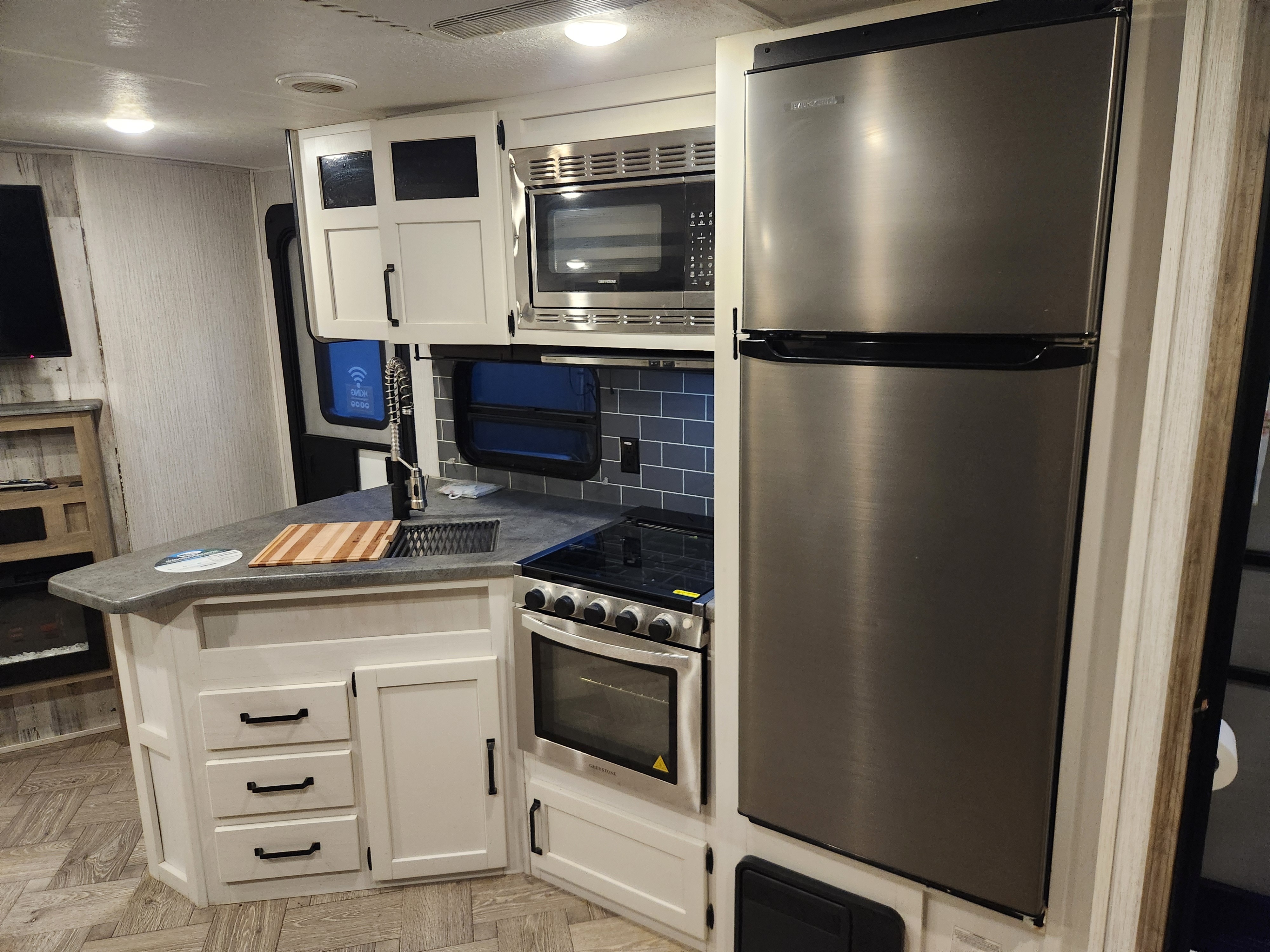 2022 Palomino PUMA 32BHQS RV