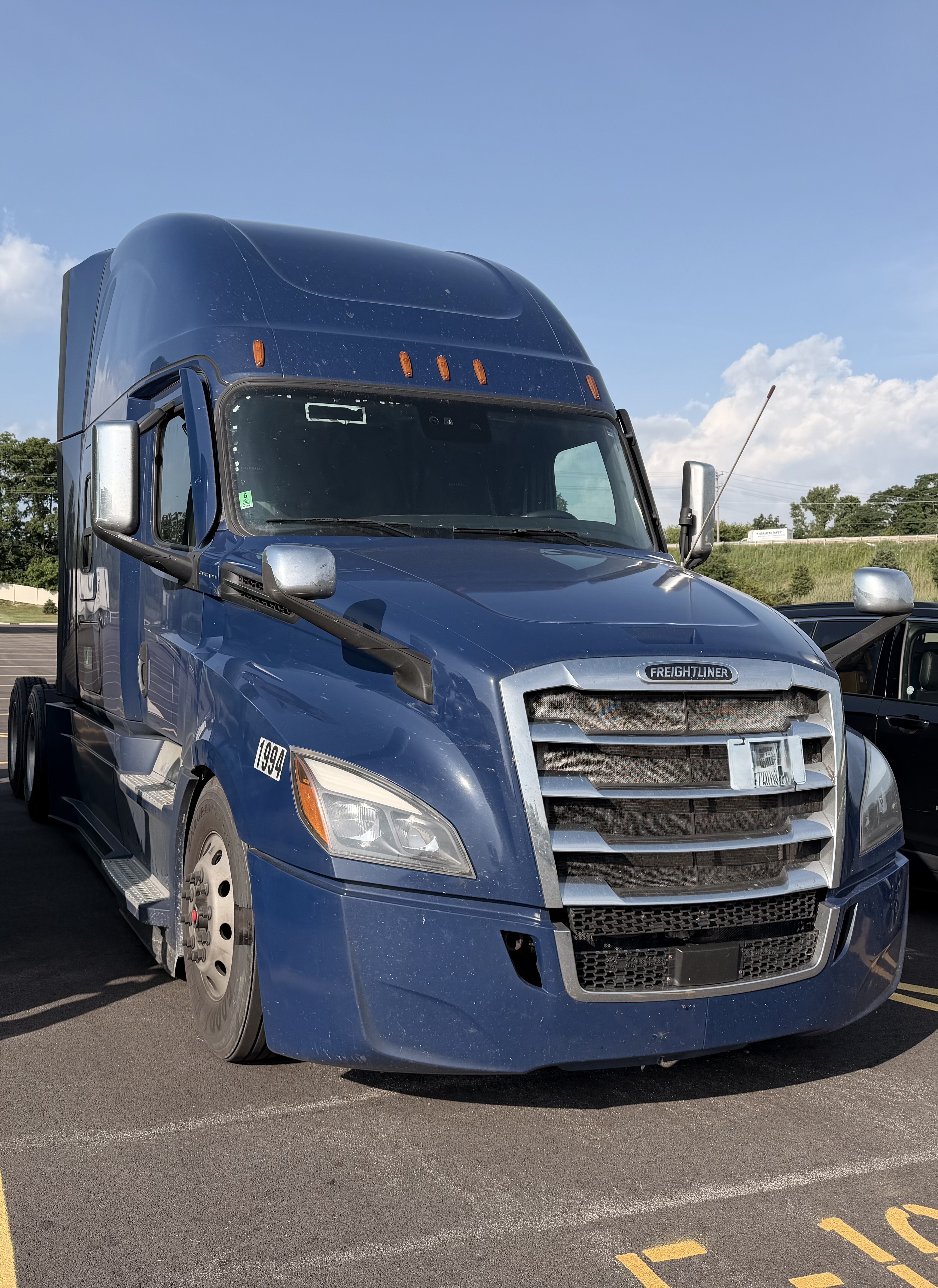 2021 FREIGHTLINER Ca126 Cascadia in Miami Beach, FL