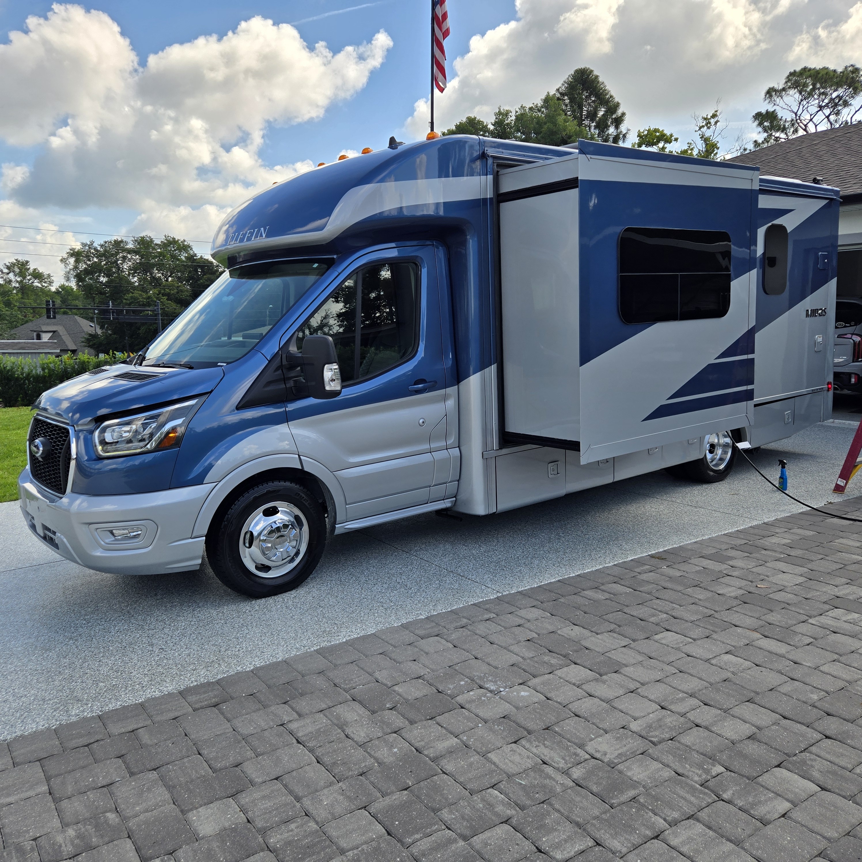 2025 Tiffin Motorhomes MIDAS 24MT RV