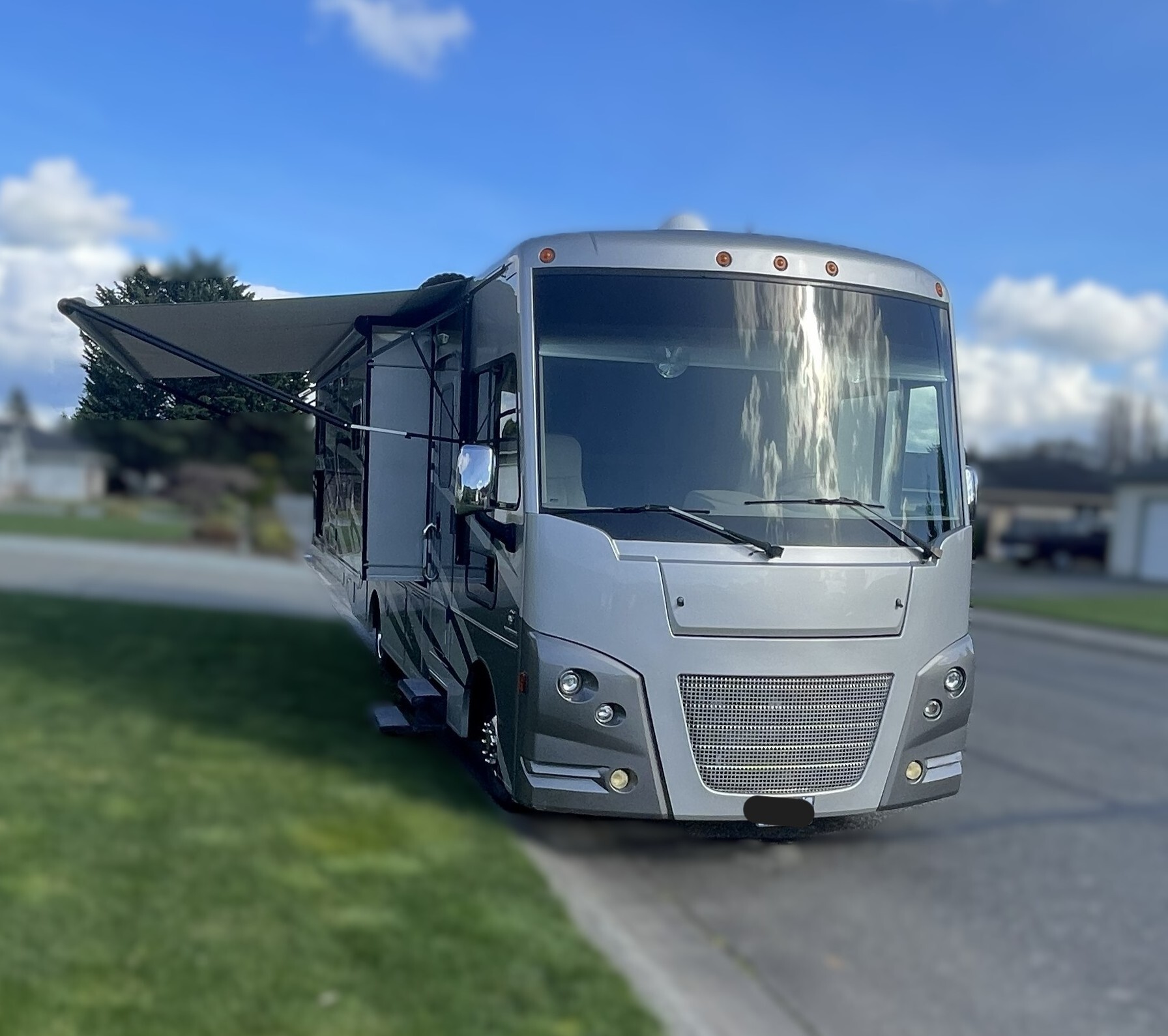 2018 Winnebago SUNSTAR LX 27N in burlington WA