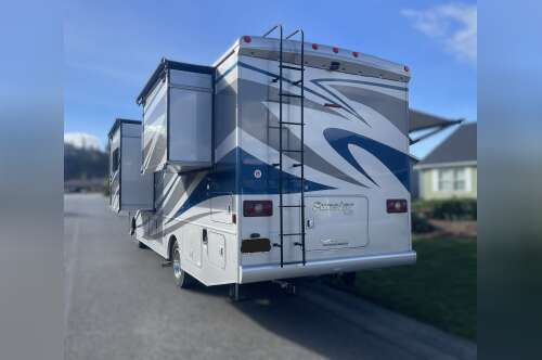 2018 Winnebago SUNSTAR LX 27N in burlington WA
