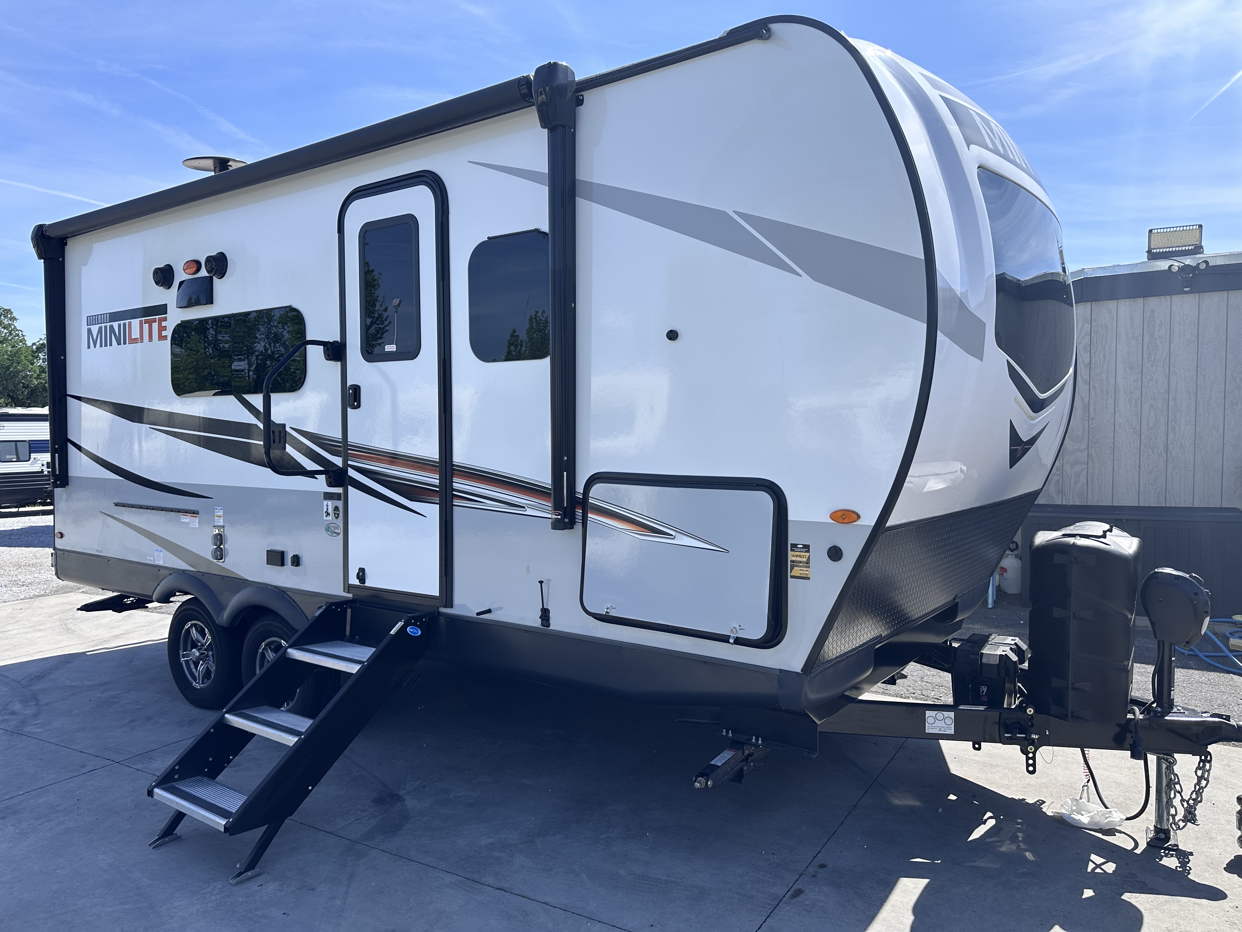 2022 Forest River ROCKWOOD MINI LITE 2104S in redding CA