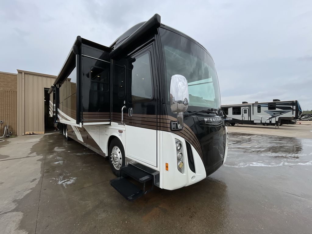 2017 Winnebago ELLIPSE 42QD in lubbock TX