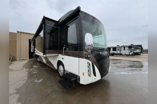 2017 Winnebago ELLIPSE 42QD in lubbock TX