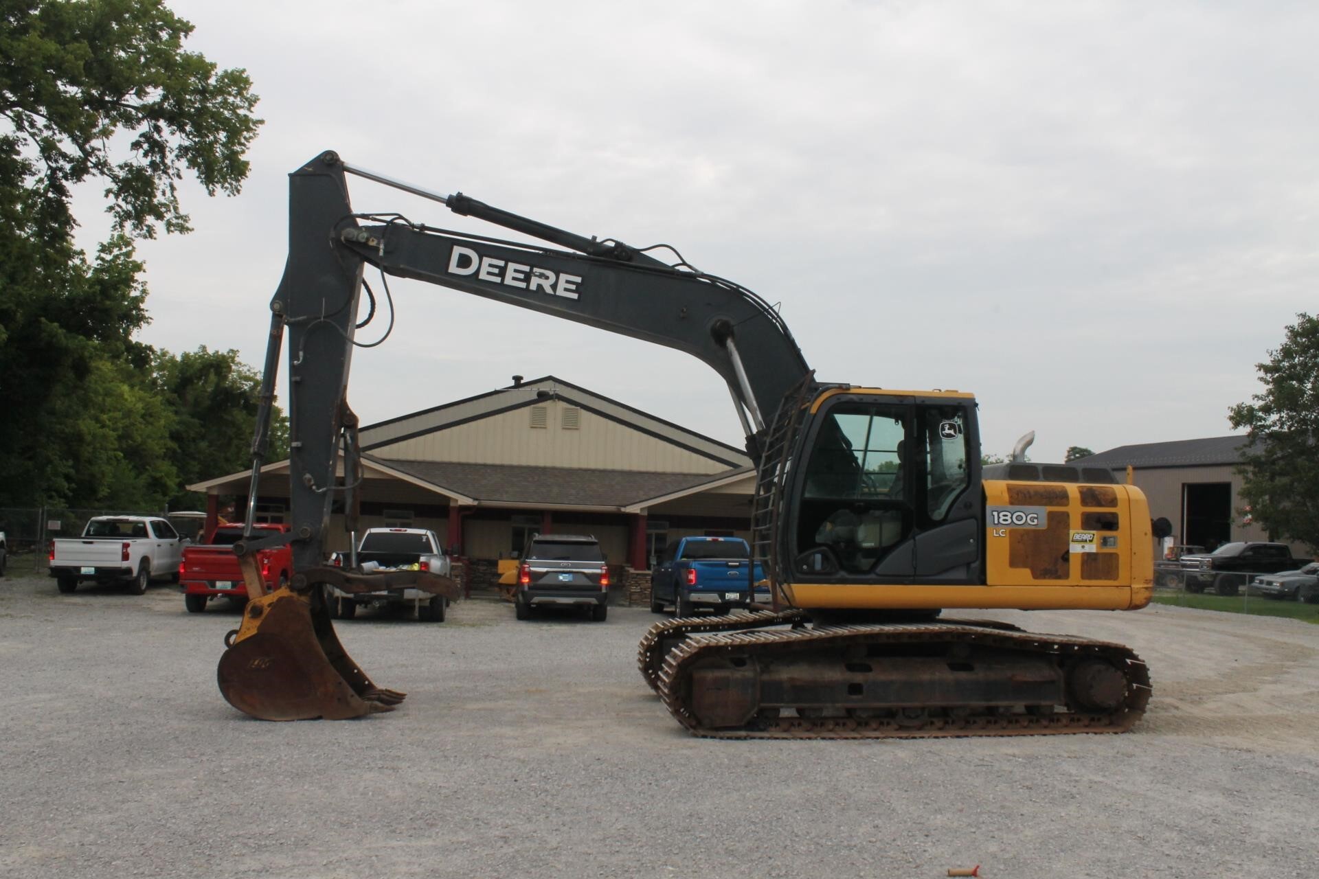 2015 DEERE 180G LC in Pleasureville, KY