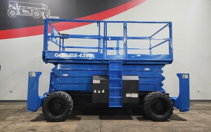 2016 GENIE GS4390RT in Cary, IL
