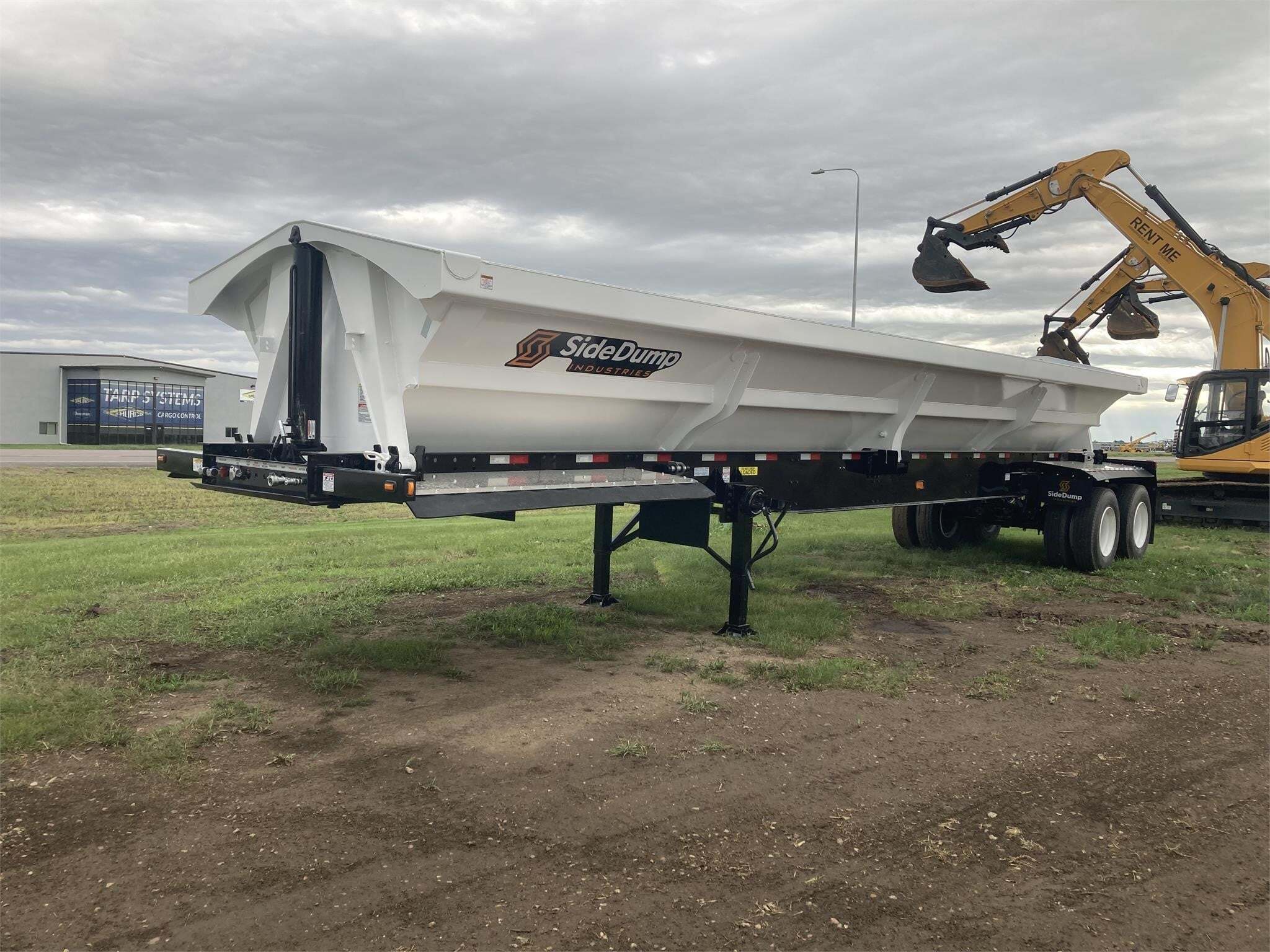 2025 SIDE DUMP INDUSTRIES 34 TANDEM AXLE in Vermillion, ME