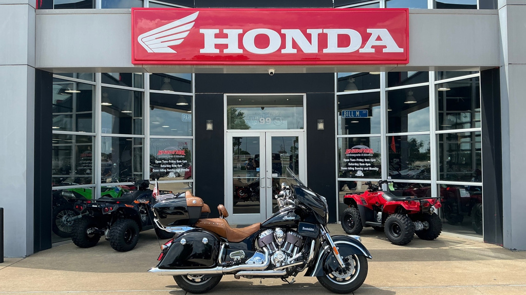 2015 Indian Roadmaster Indian BASE in Shawnee, OK