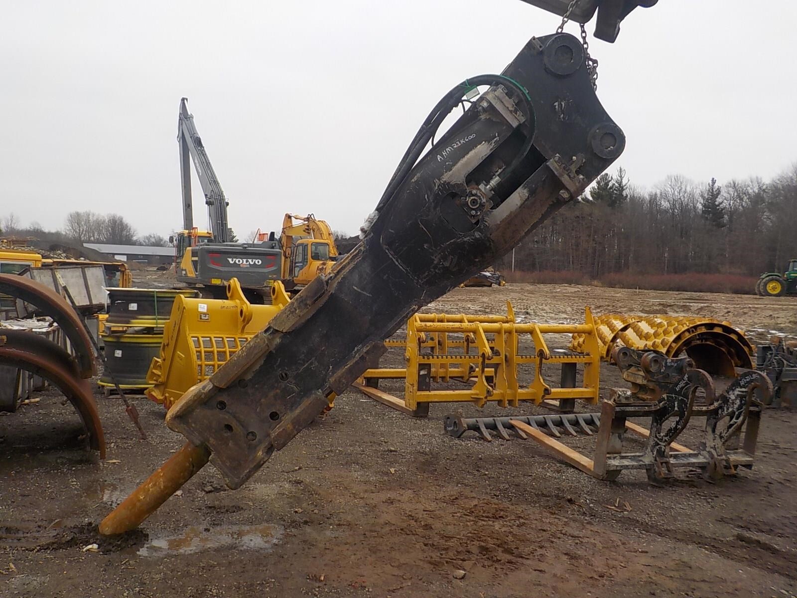 CATERPILLAR Attachment in Holland, MI