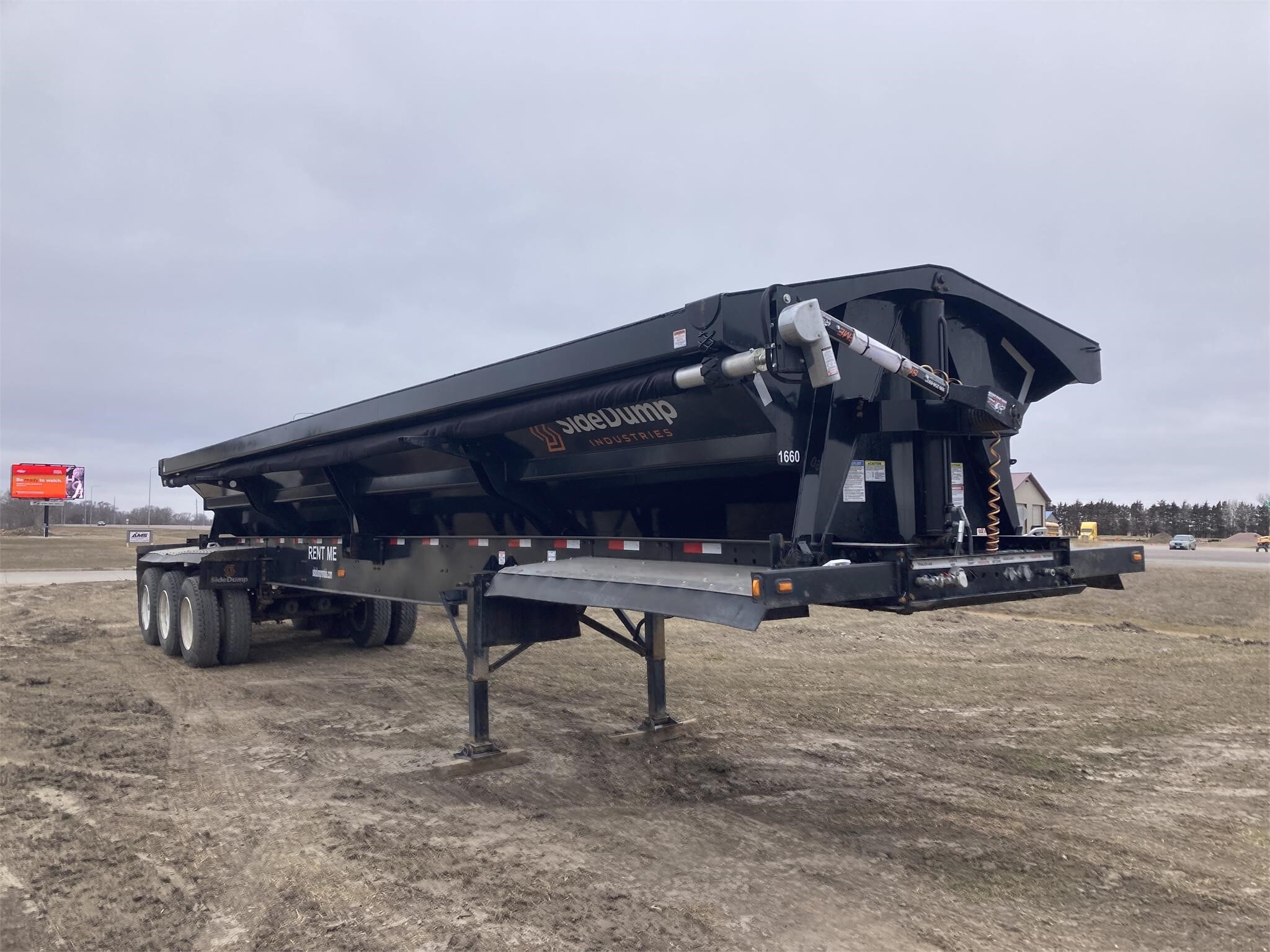2024 SIDE DUMP INDUSTRIES 34 TRI AXLE in Vermillion, ME
