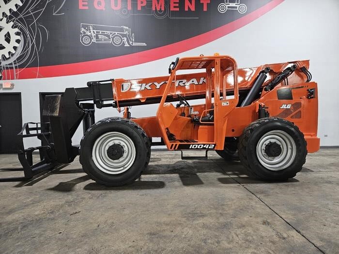 2015 SKY TRAK 10042 in Cary, IL